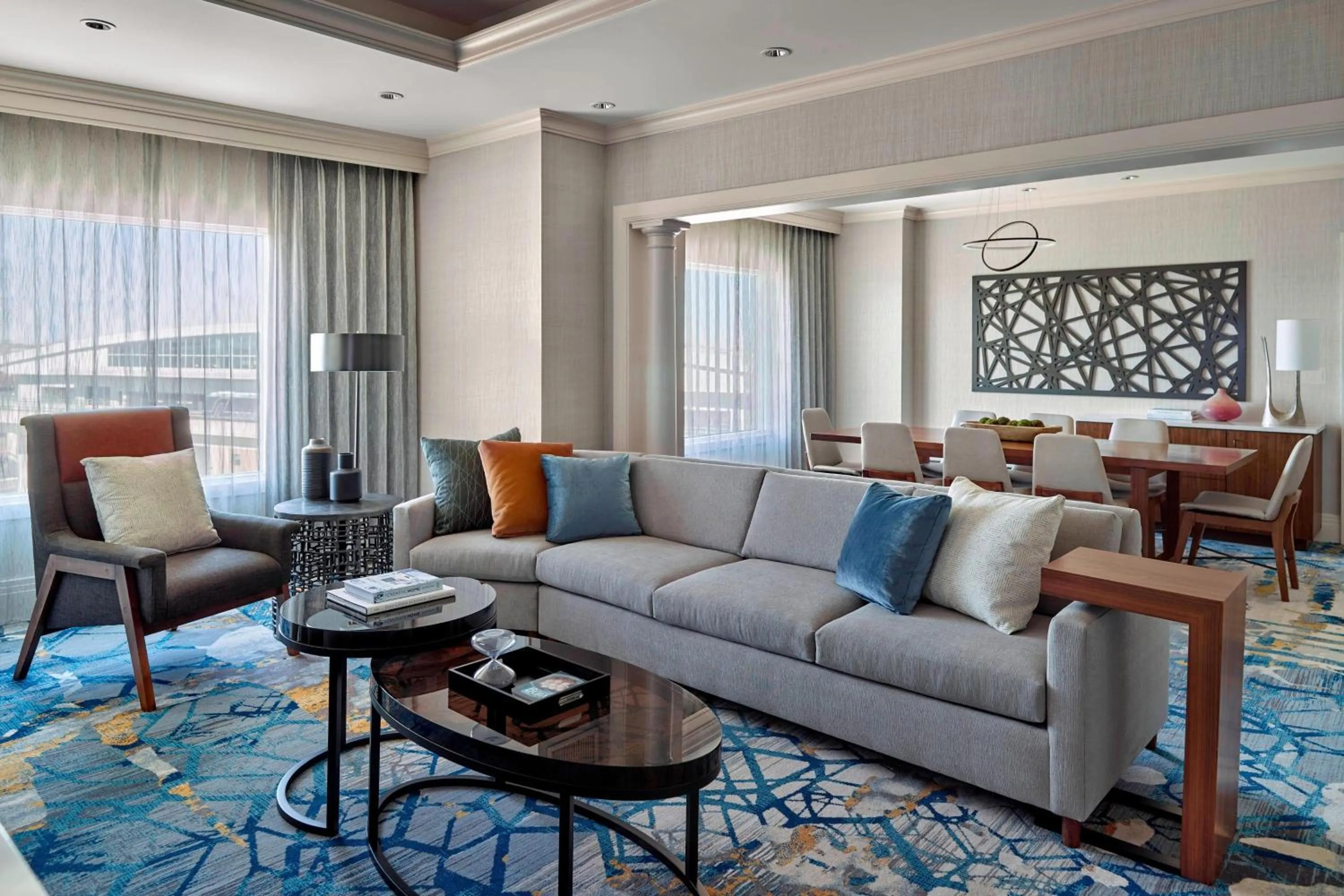 Living room in Atlanta Airport Marriott Gateway