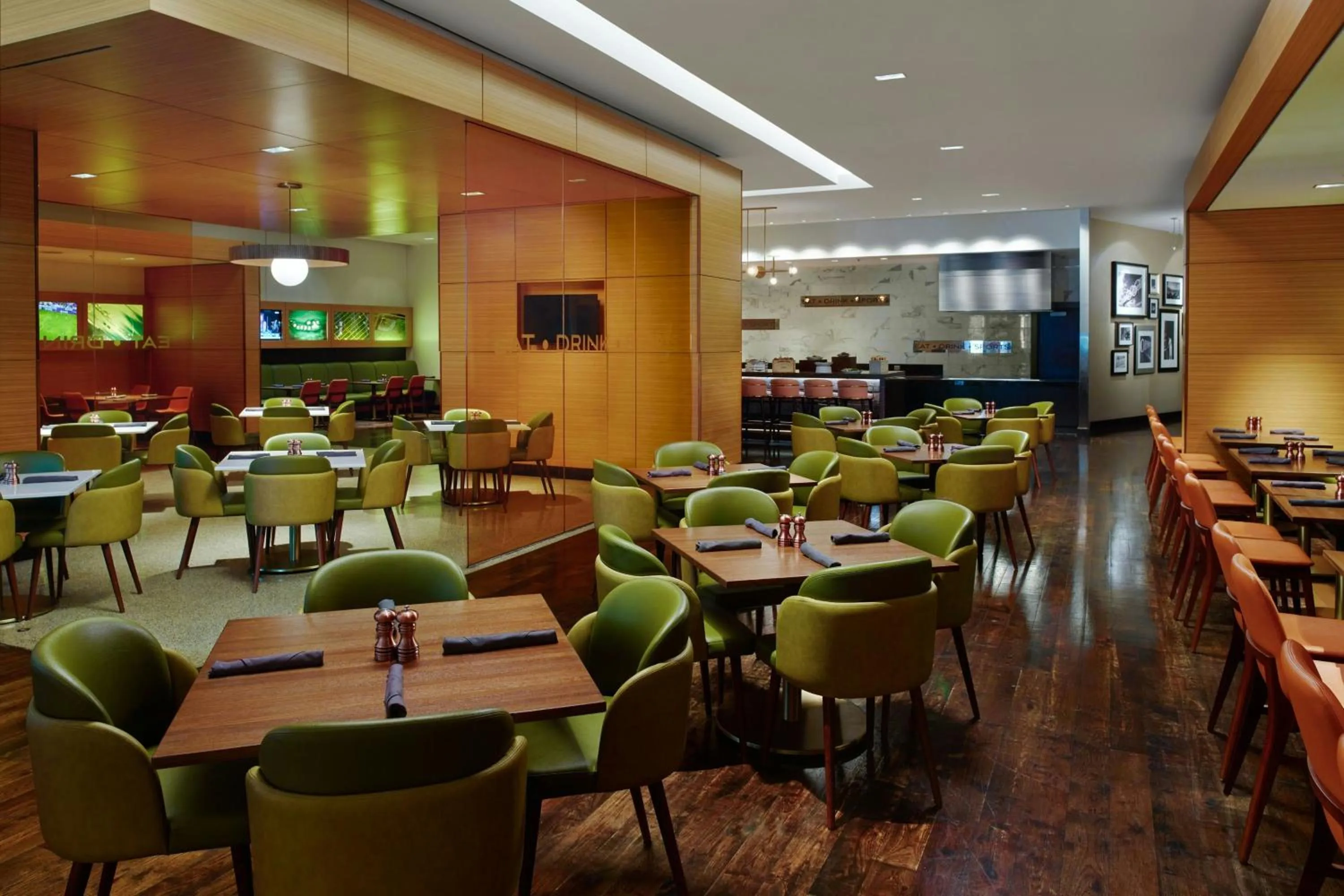 Restaurant/places to eat in Atlanta Airport Marriott Gateway