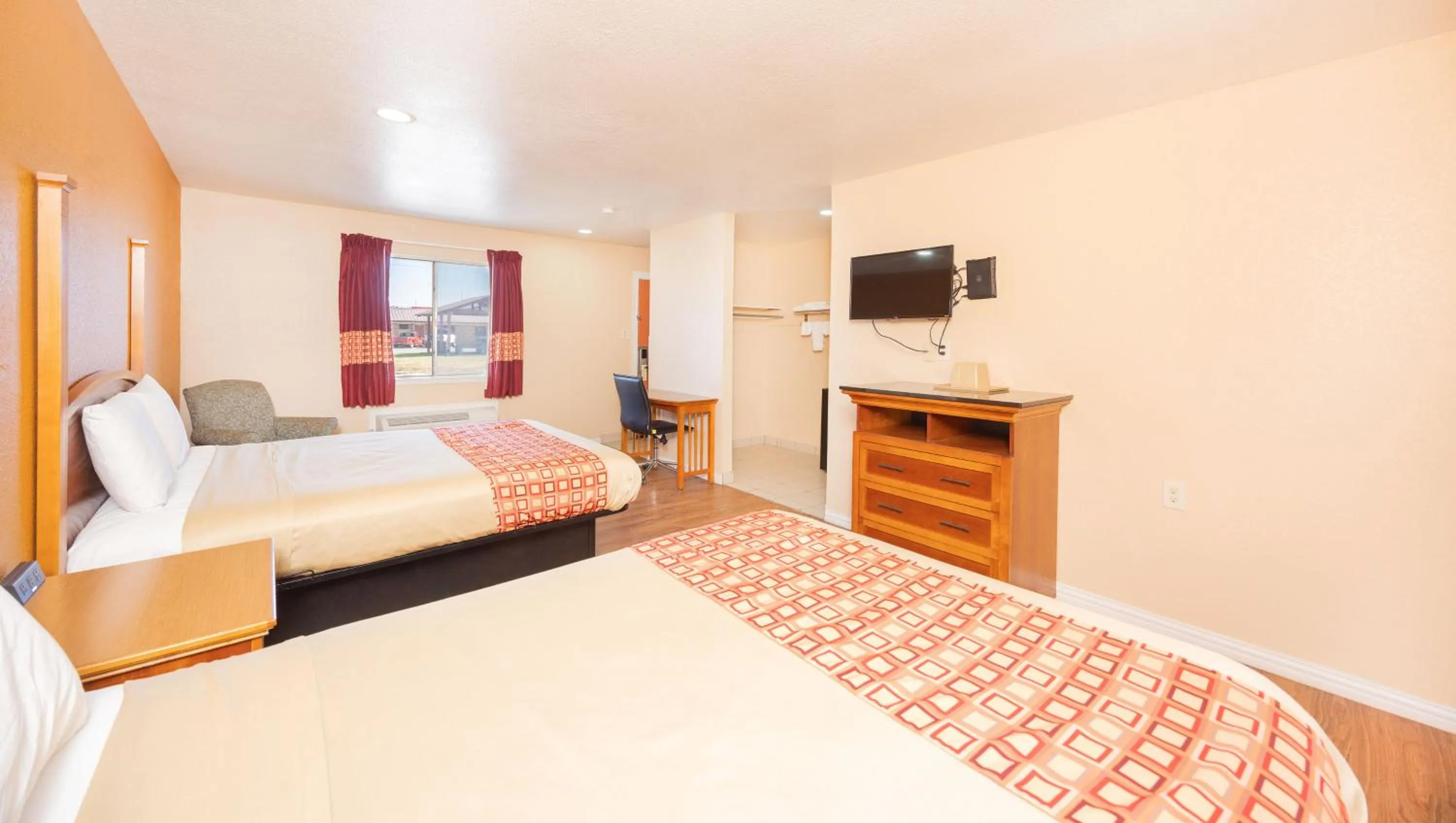 Photo of the whole room, Bed in Regency Inn Hondo