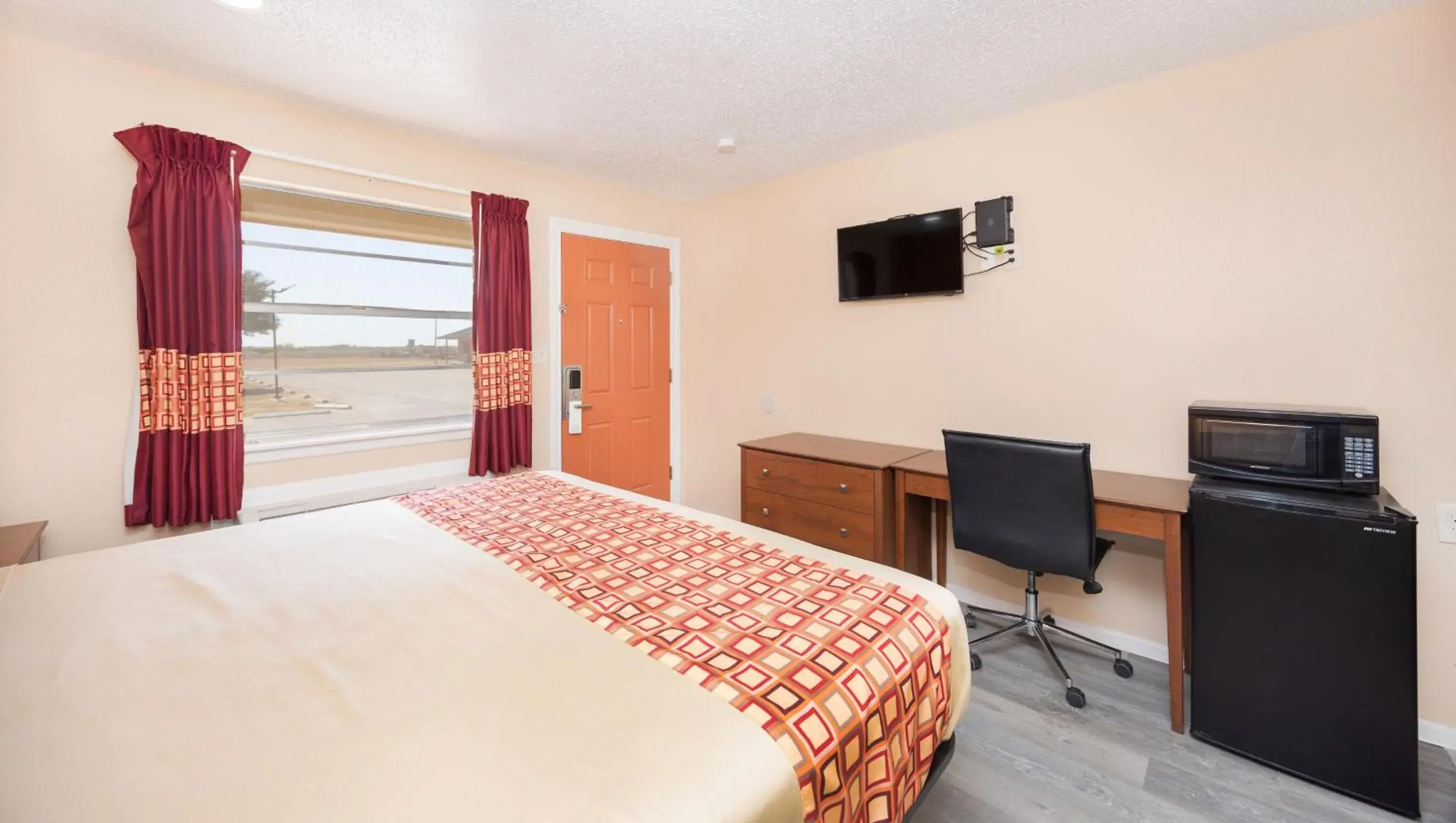 1 King Bed Smoking in Regency Inn Hondo 1 King Bed Smoking in Regency Inn Hondo