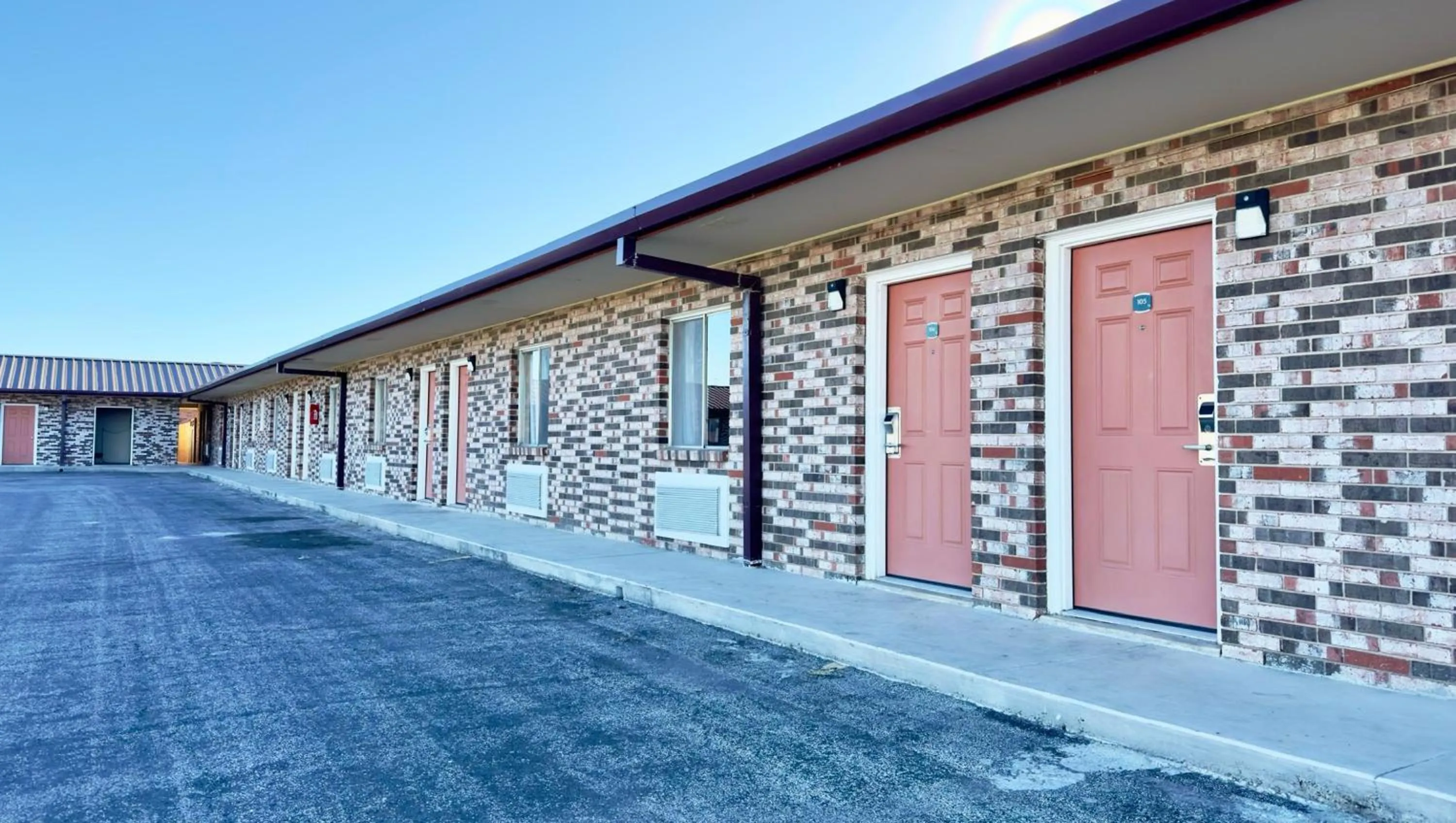 Property building in Regency Inn Hondo