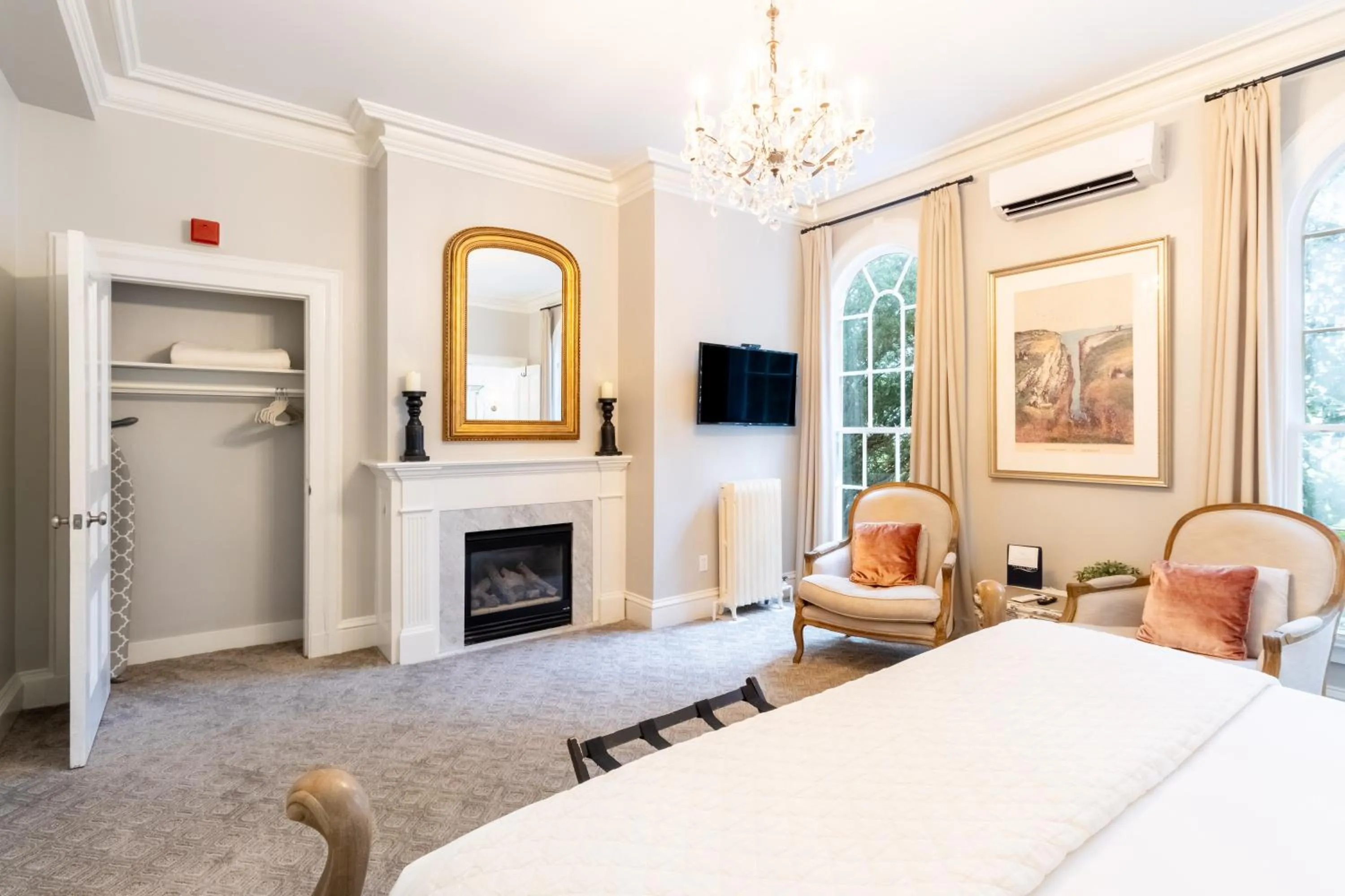 Bed in Serenity Inn Newport