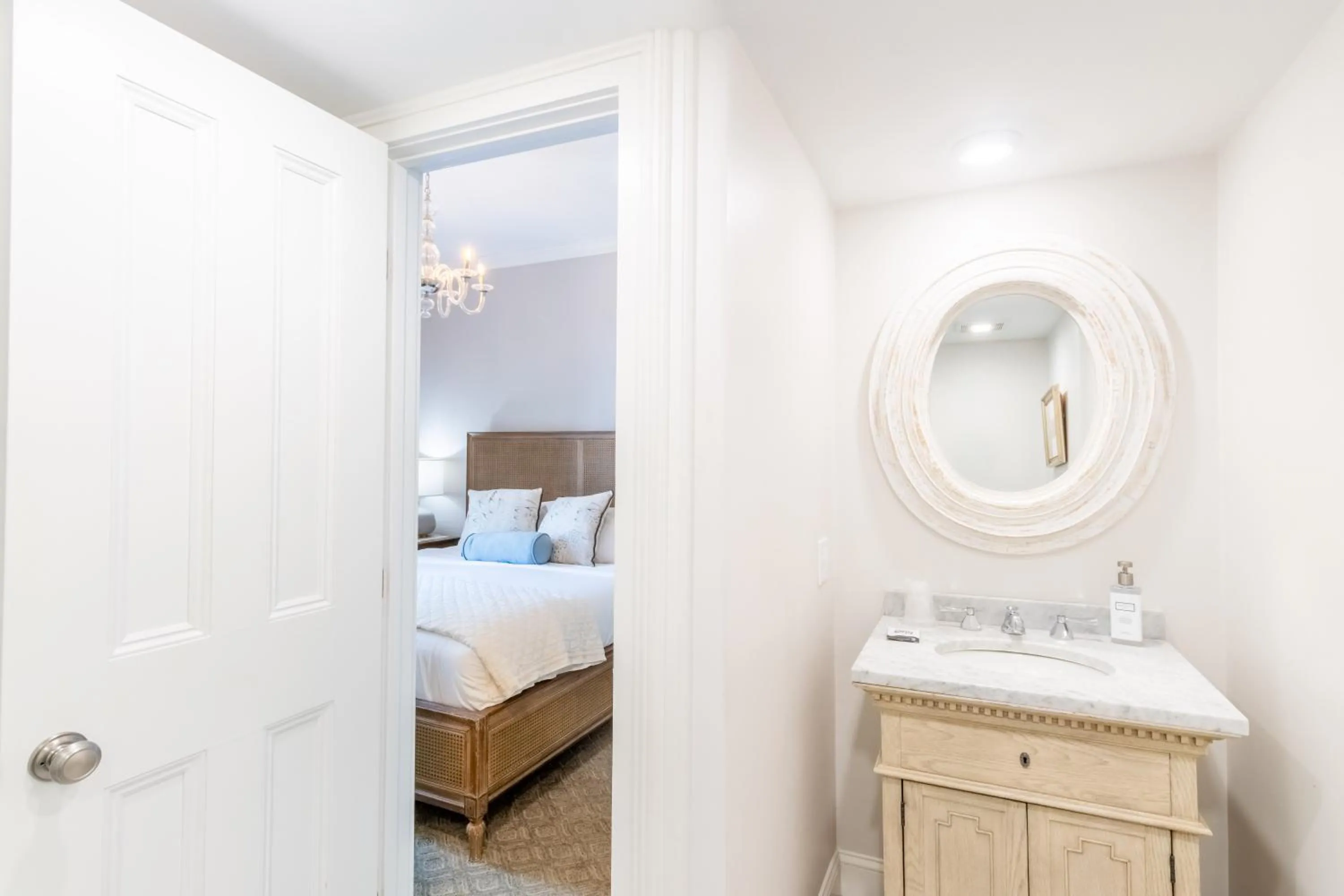 Bed in Serenity Inn Newport