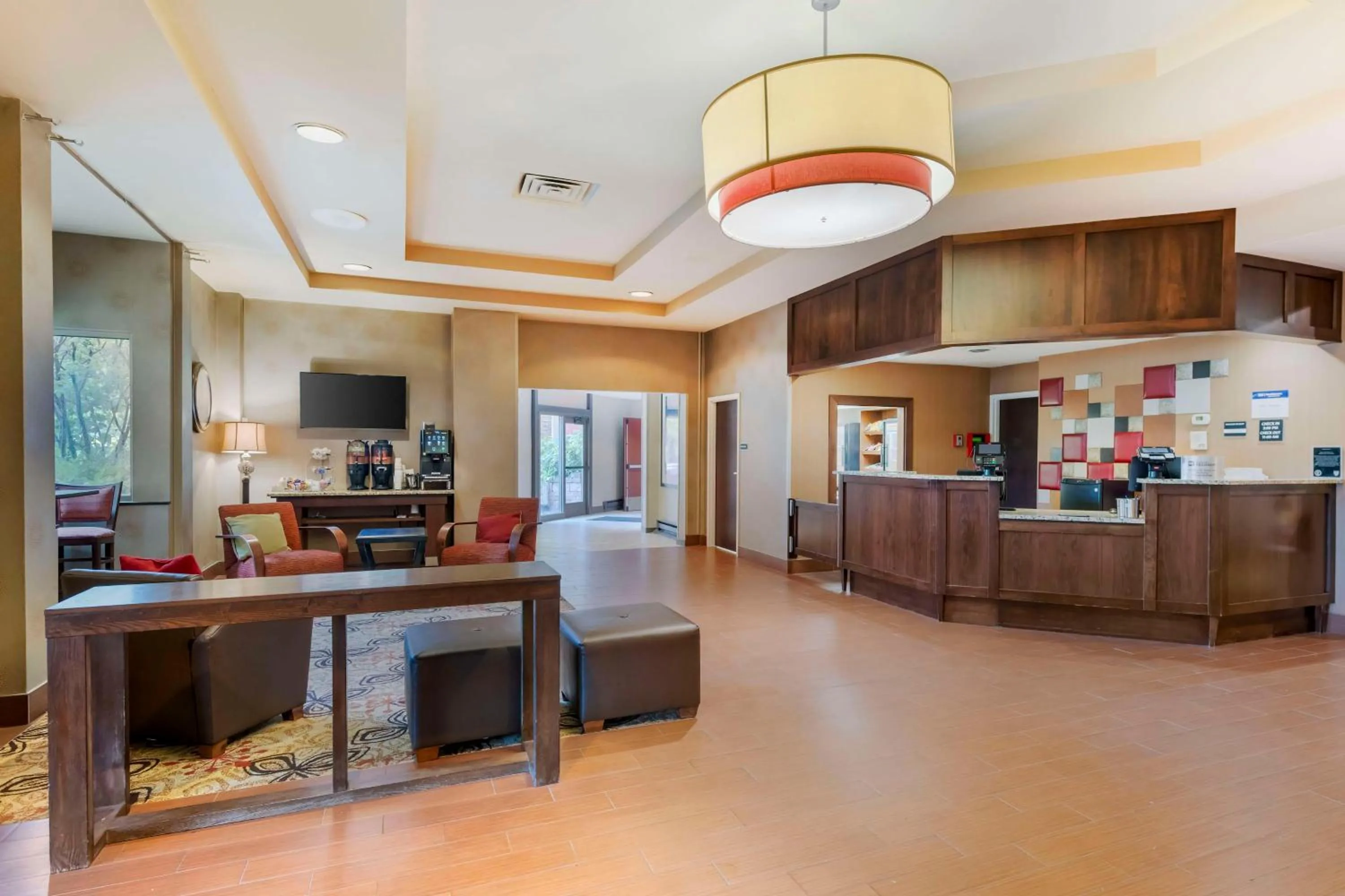 Lobby or reception in Best Western Plus St. Paul North/Shoreview