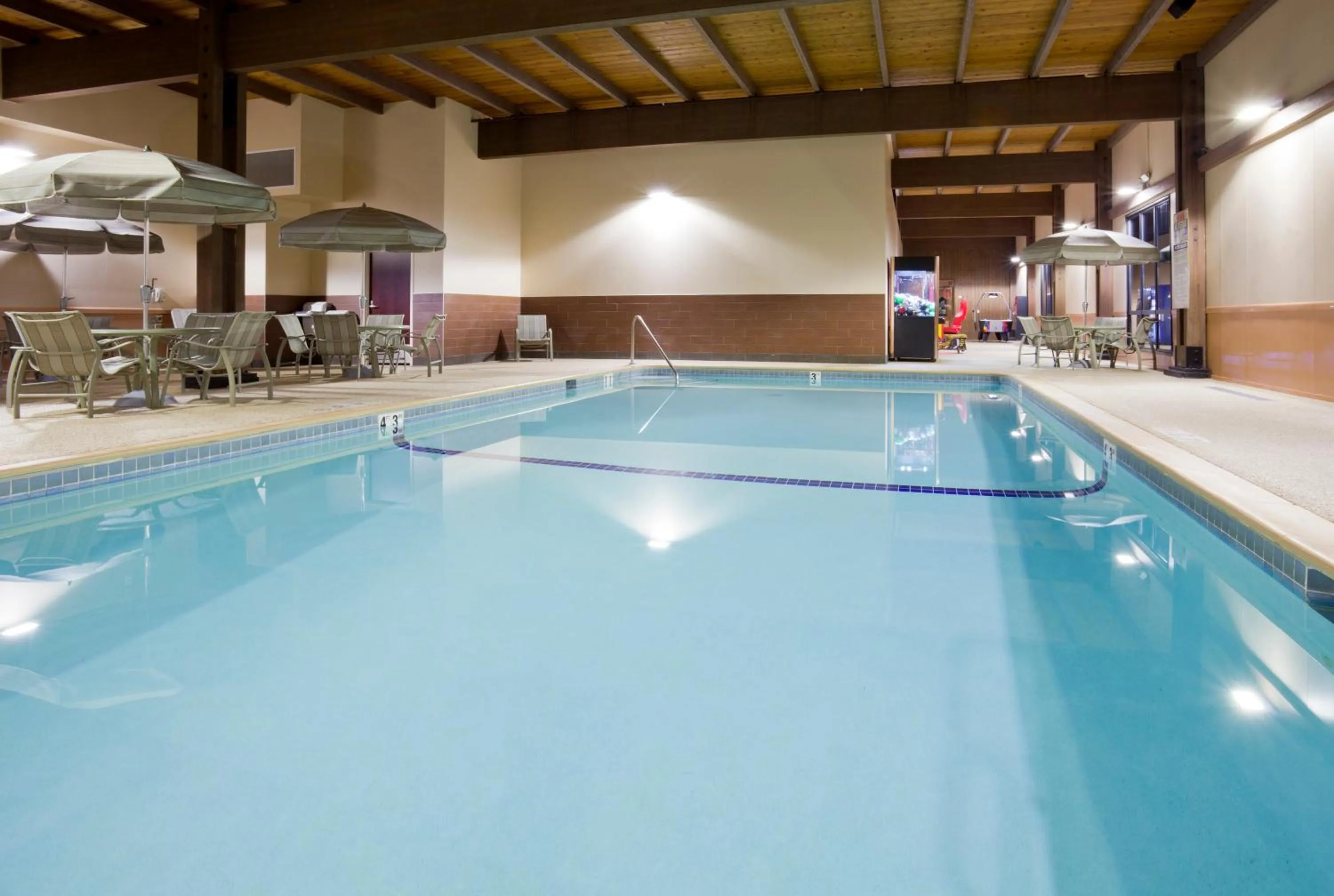 Swimming pool in Best Western Plus St. Paul North/Shoreview