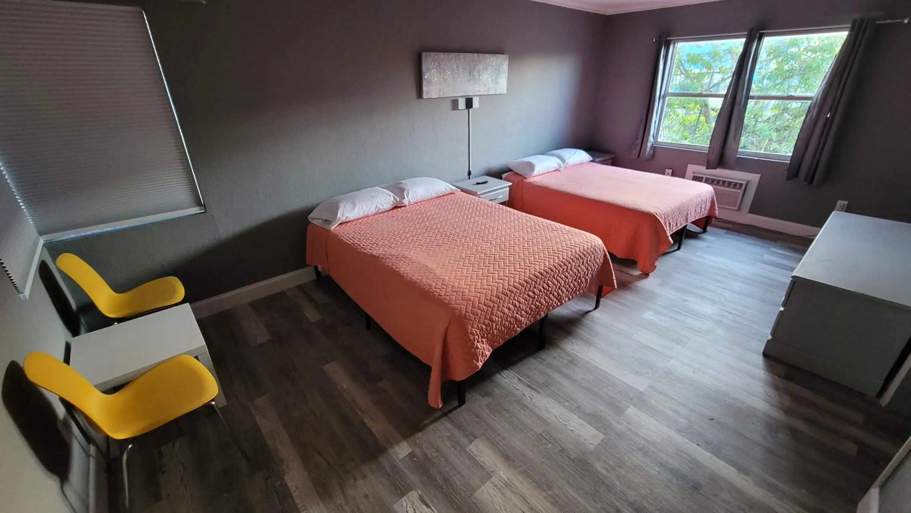 Bed in Travel Inn Fort Pierce