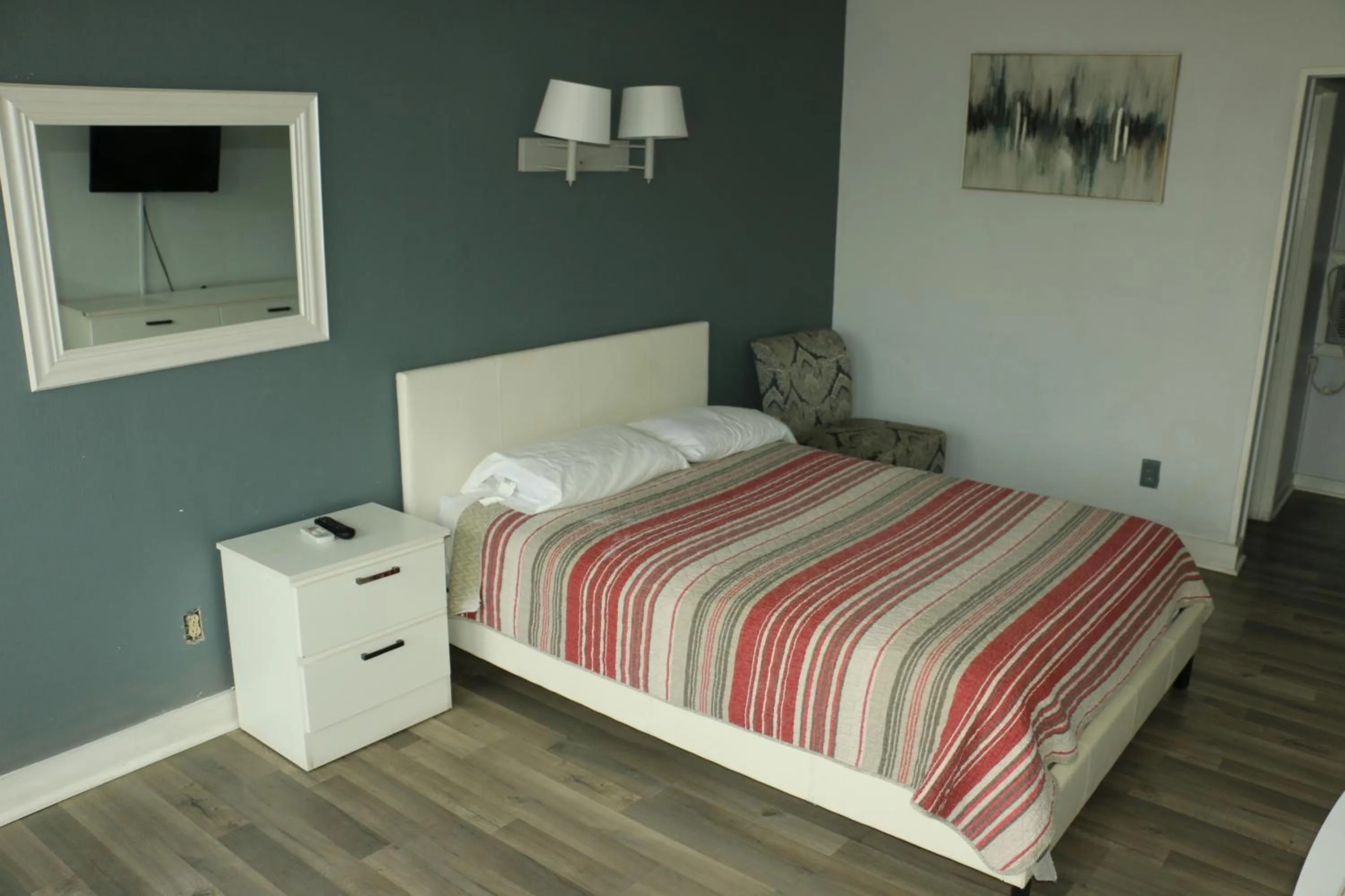 Bed in Travel Inn Fort Pierce