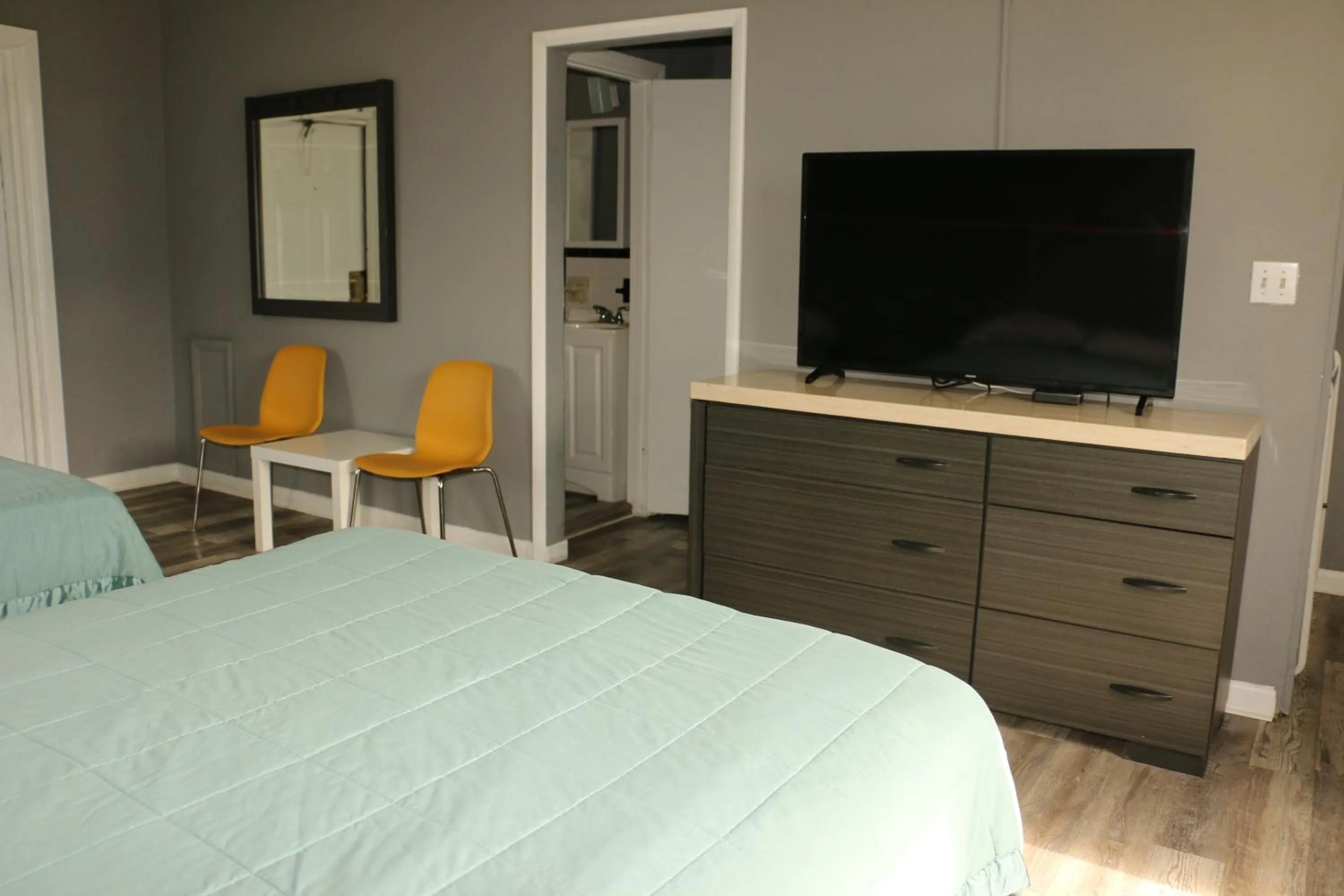 Bed in Travel Inn Fort Pierce