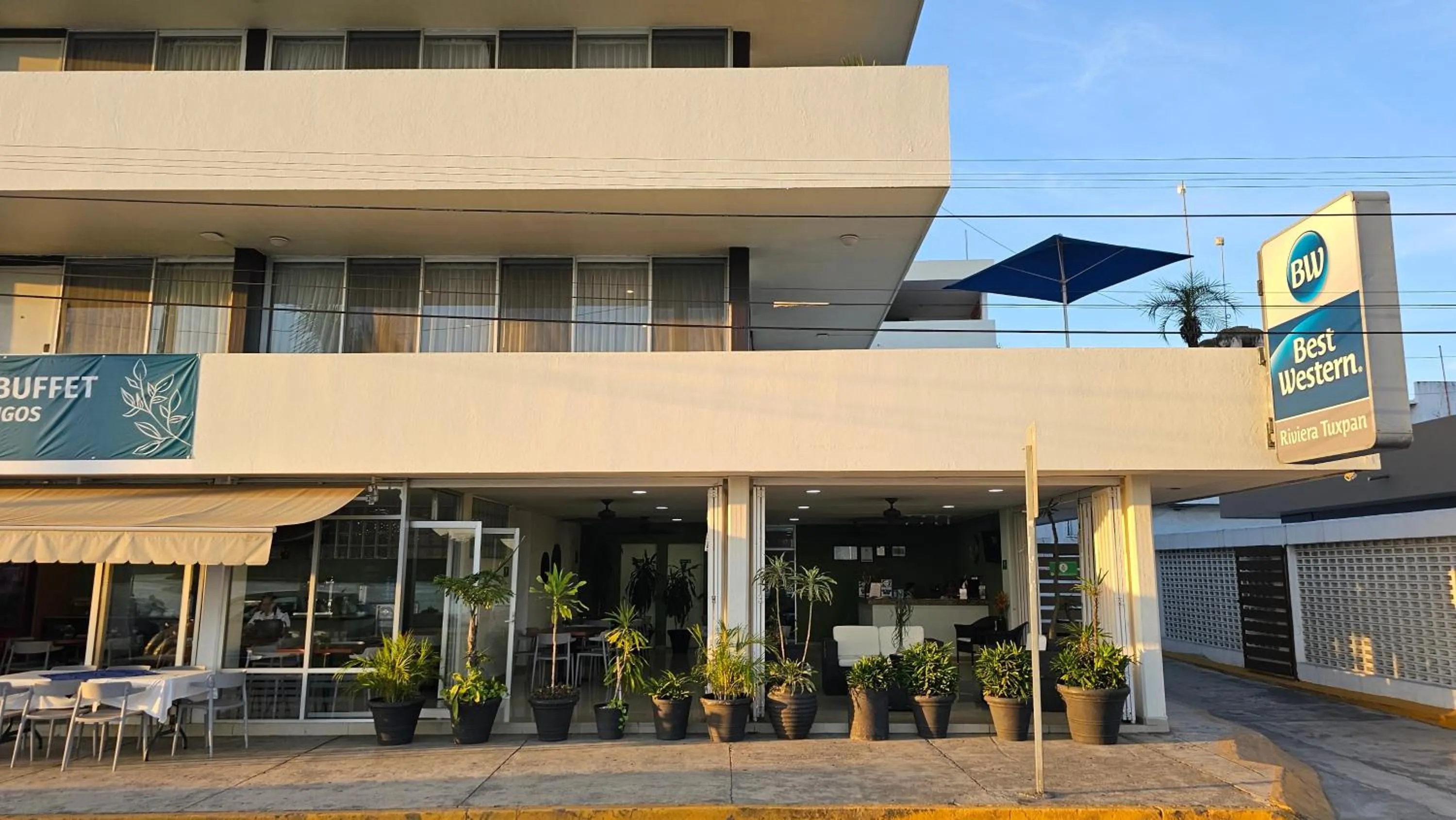 Property building in Best Western Riviera Tuxpan