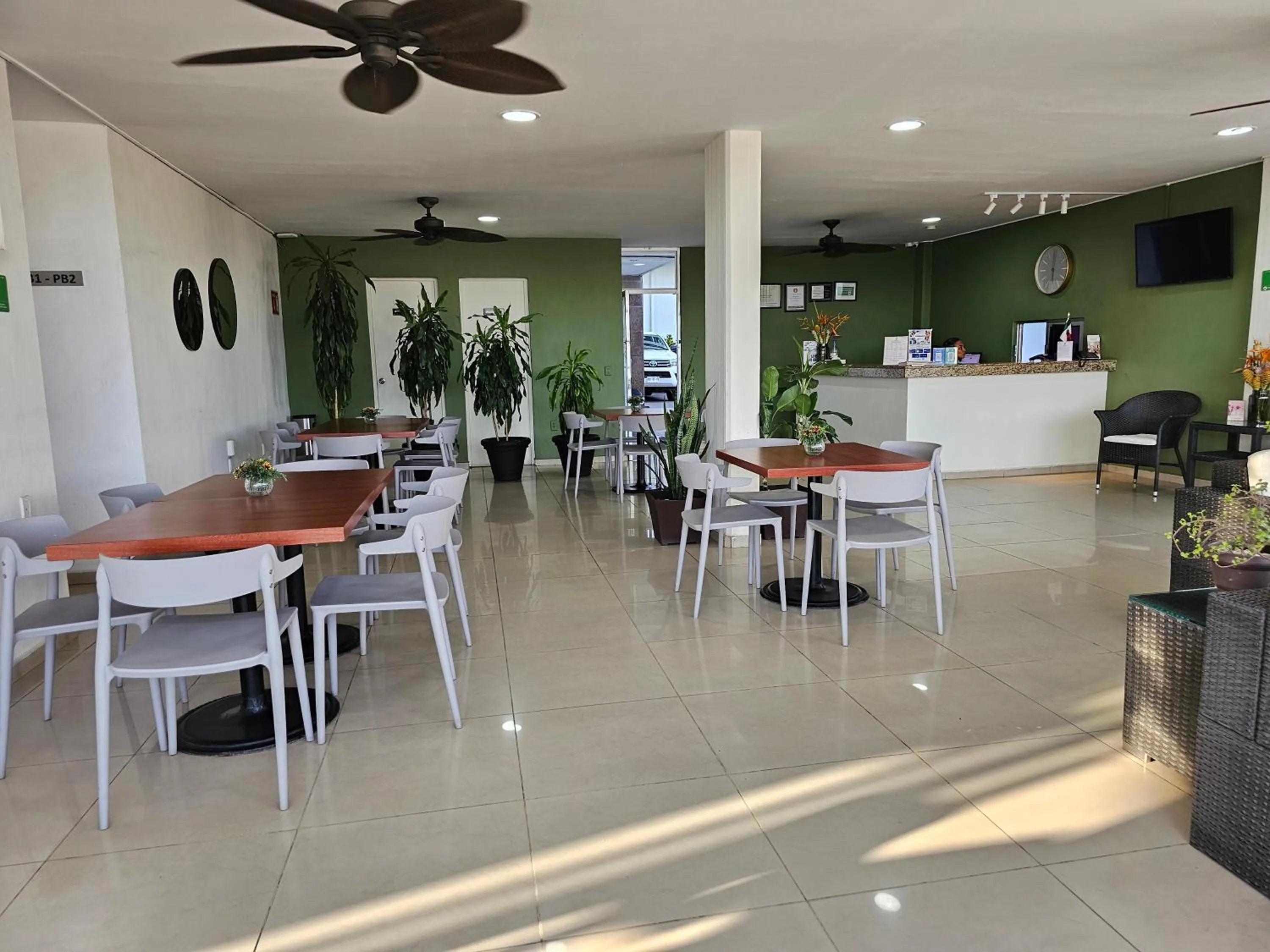 Lobby or reception in Best Western Riviera Tuxpan