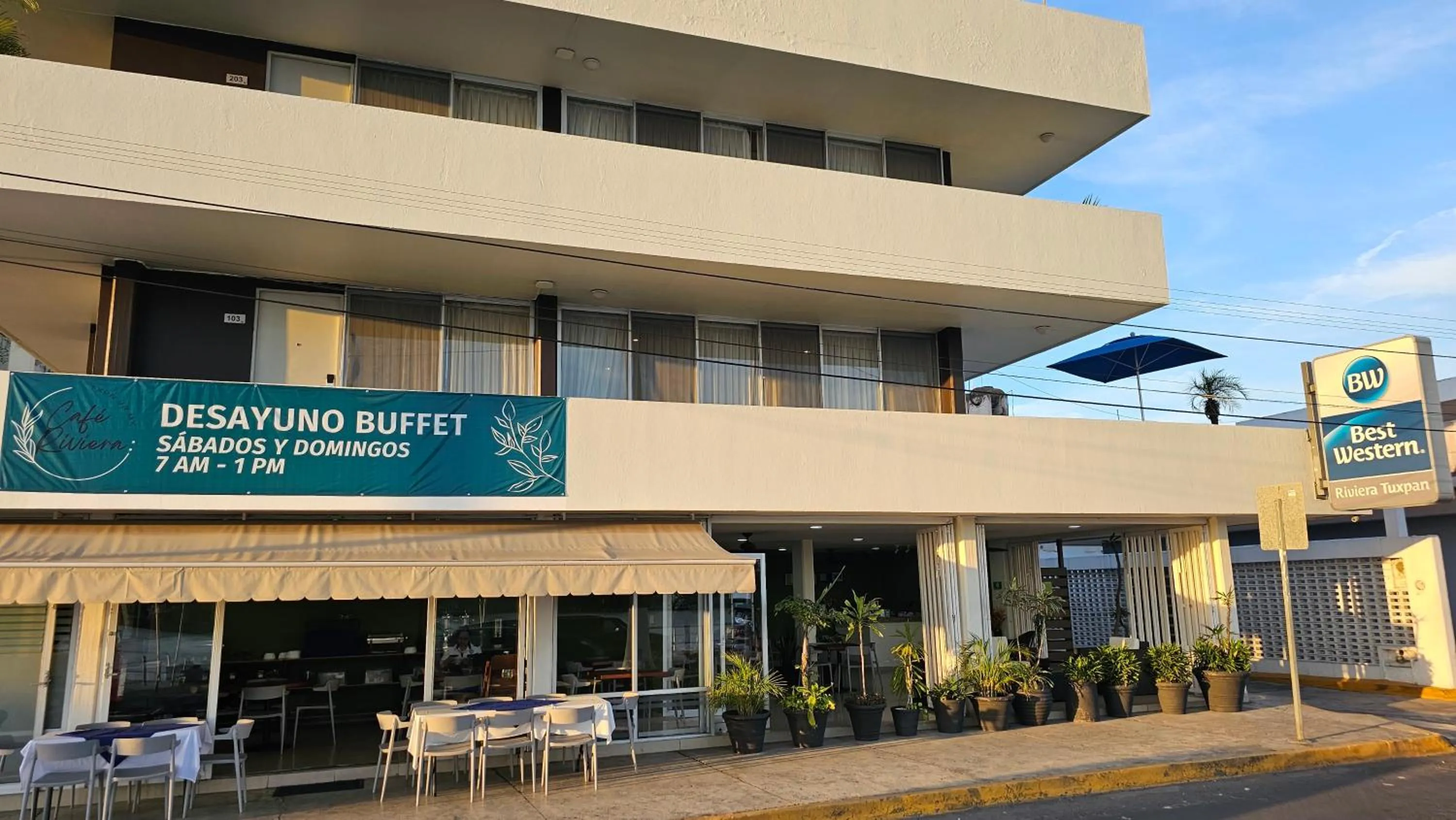 Property building in Best Western Riviera Tuxpan