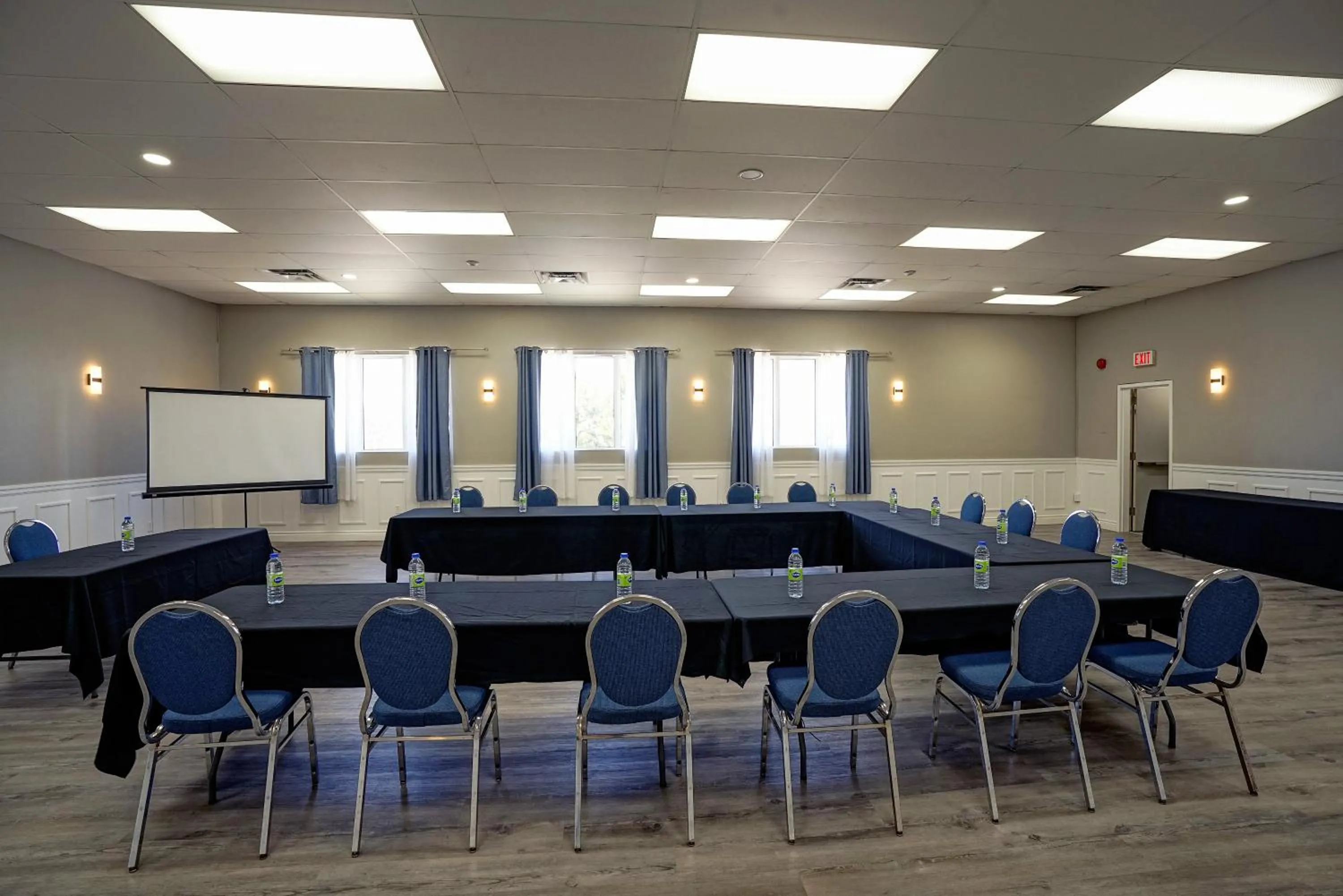 Banquet/Function facilities in Travelodge Hotel by Wyndham Sudbury