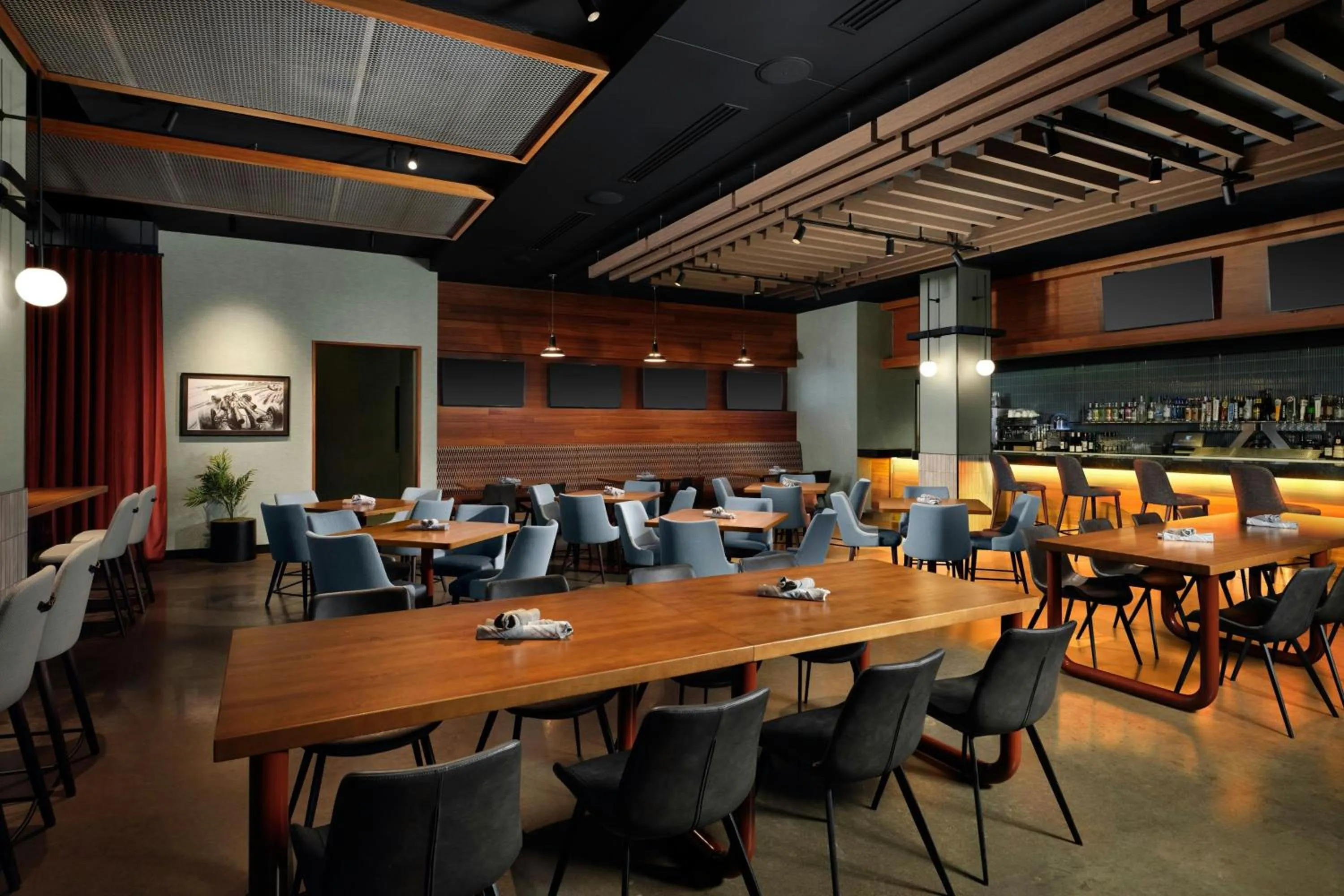 Restaurant/places to eat in JW Marriott Indianapolis