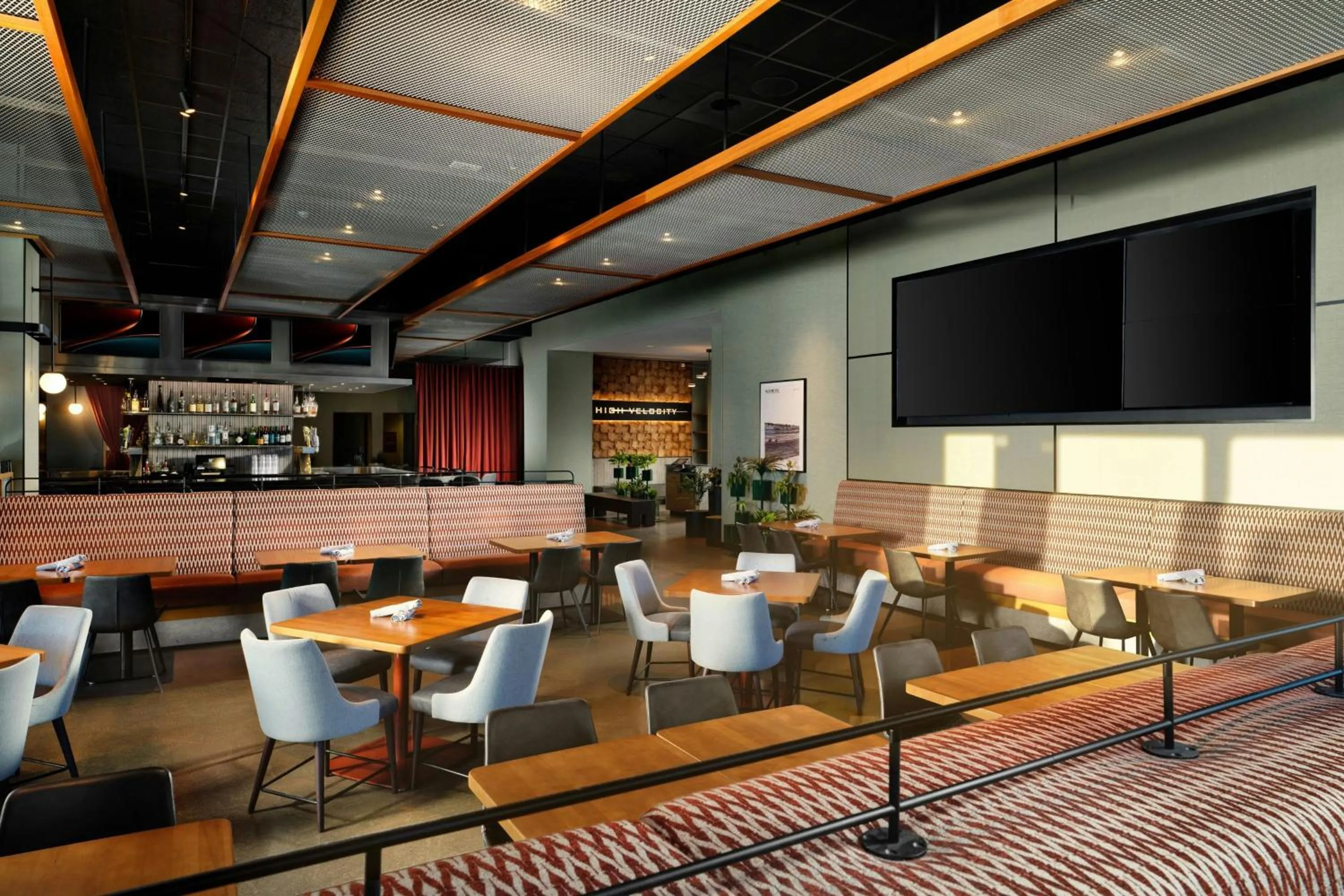 Restaurant/places to eat in JW Marriott Indianapolis