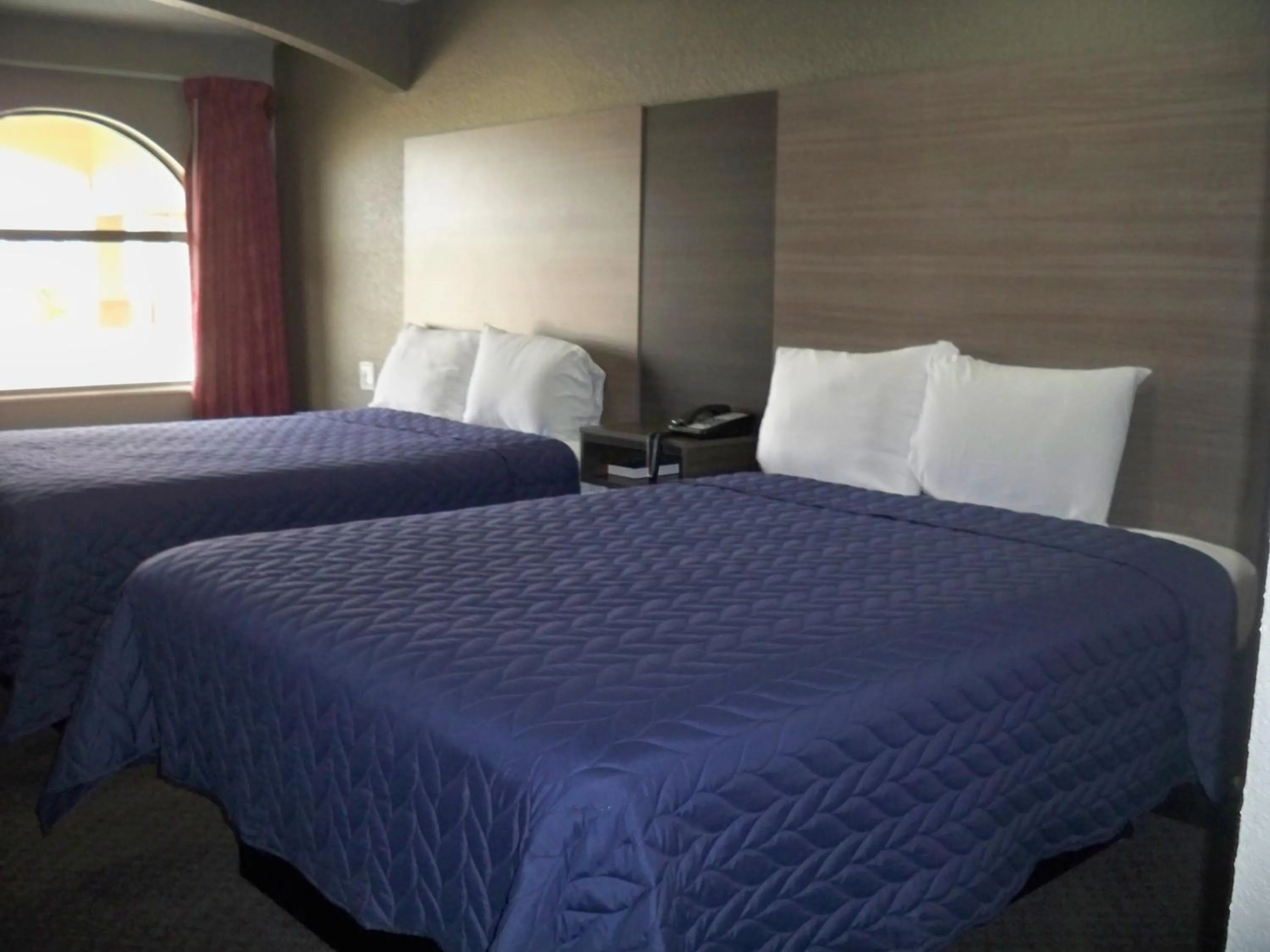 Bedroom, Bed in Scottish Inn and Suites Beaumont