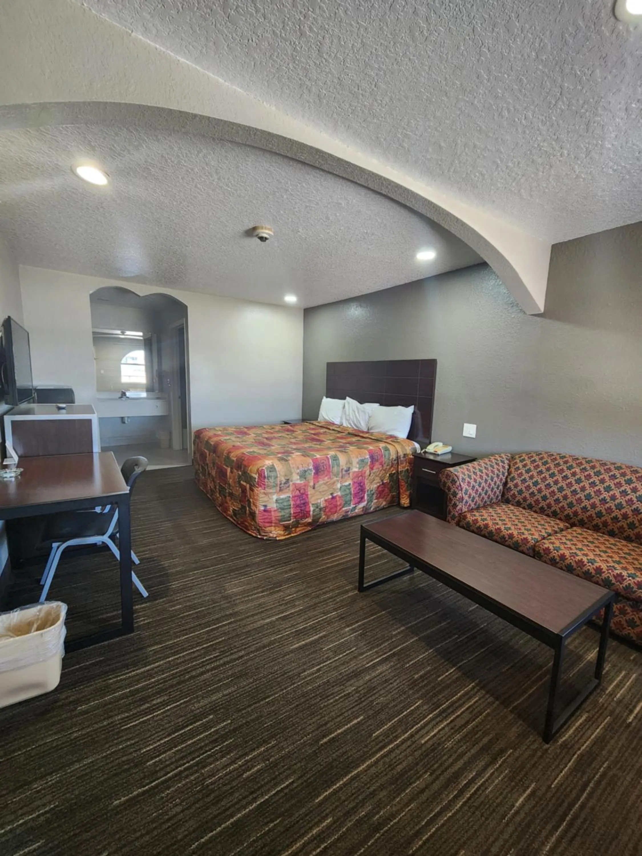 Photo of the whole room in Scottish Inn and Suites Beaumont