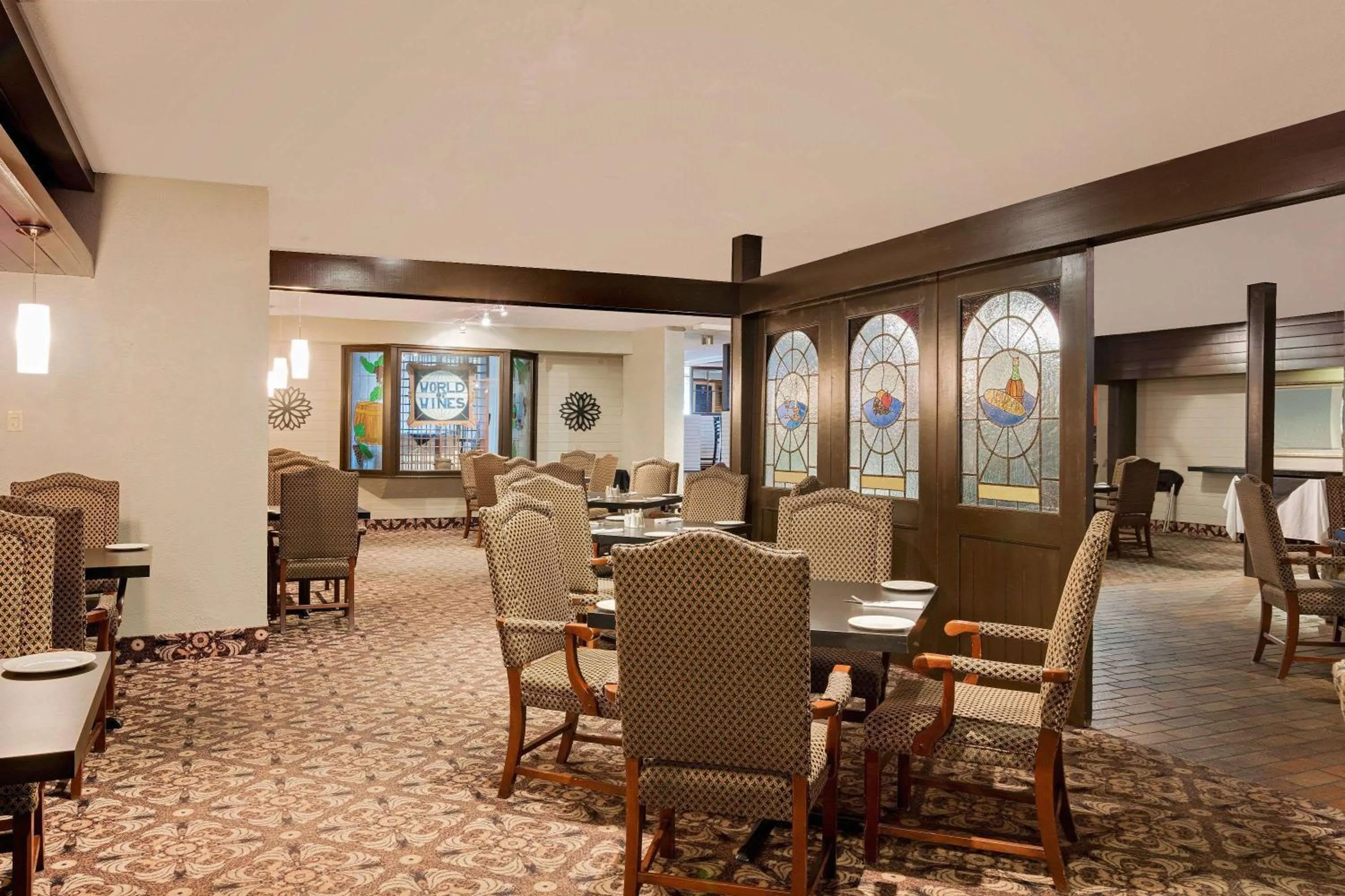 Restaurant/places to eat in Ramada by Wyndham Pinewood Park Resort North Bay
