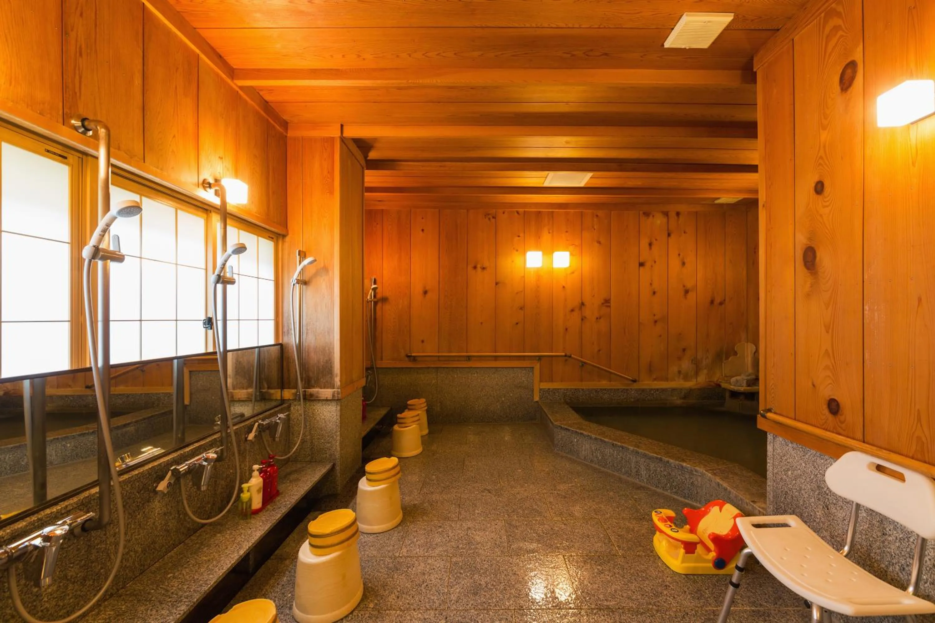 Hot Spring Bath in Ryokan Asunaro