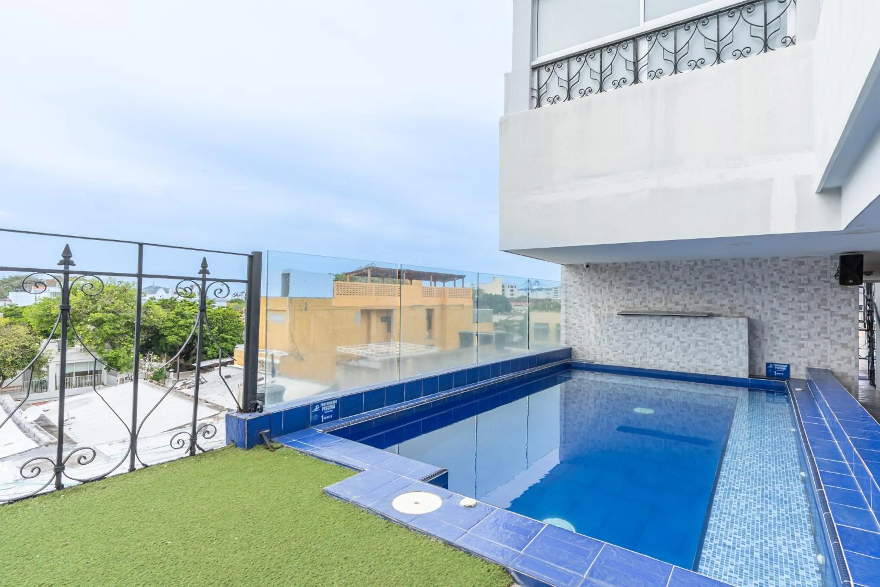 Day in Hotel Boutique ADAZ