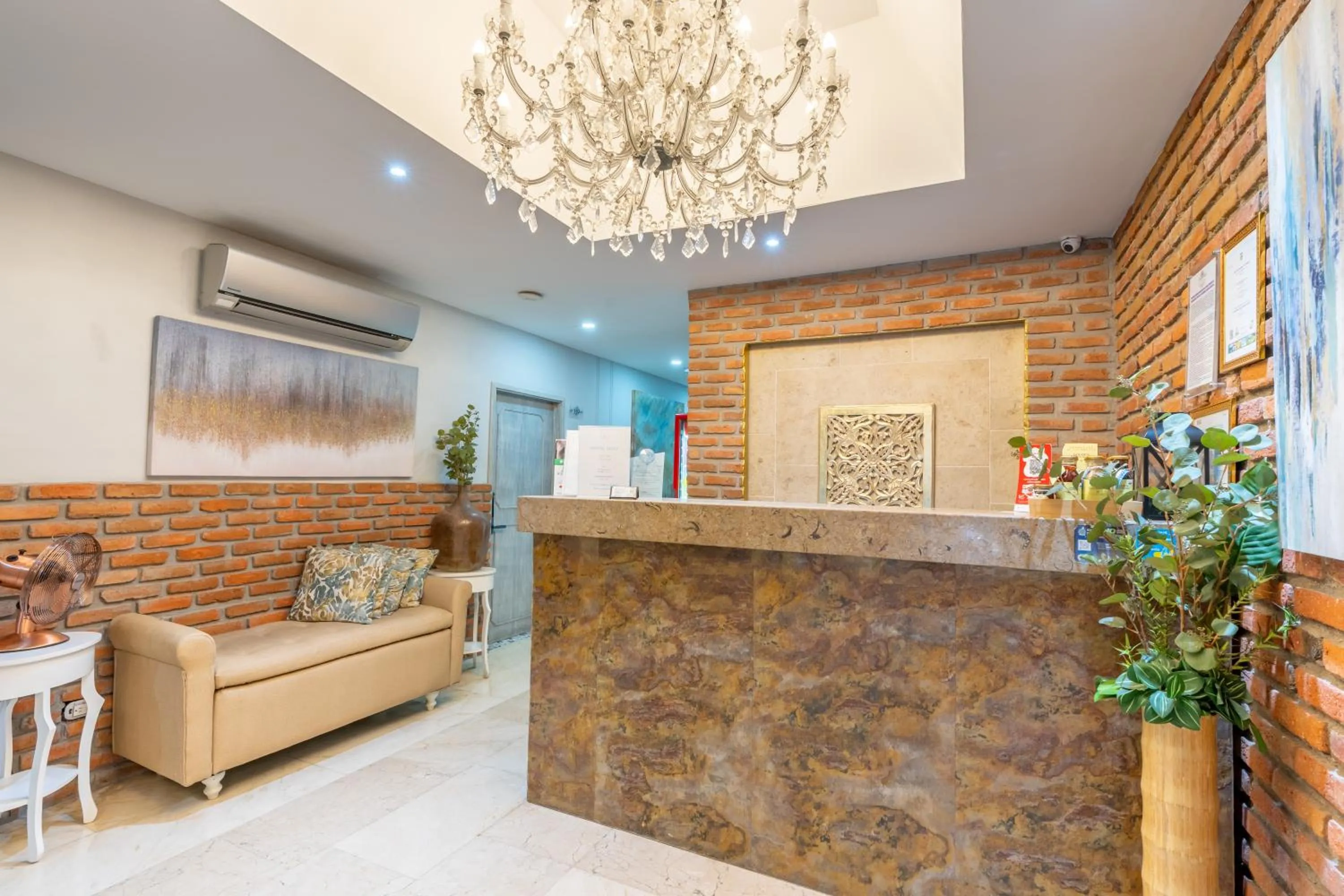 Lobby or reception in Hotel Boutique ADAZ