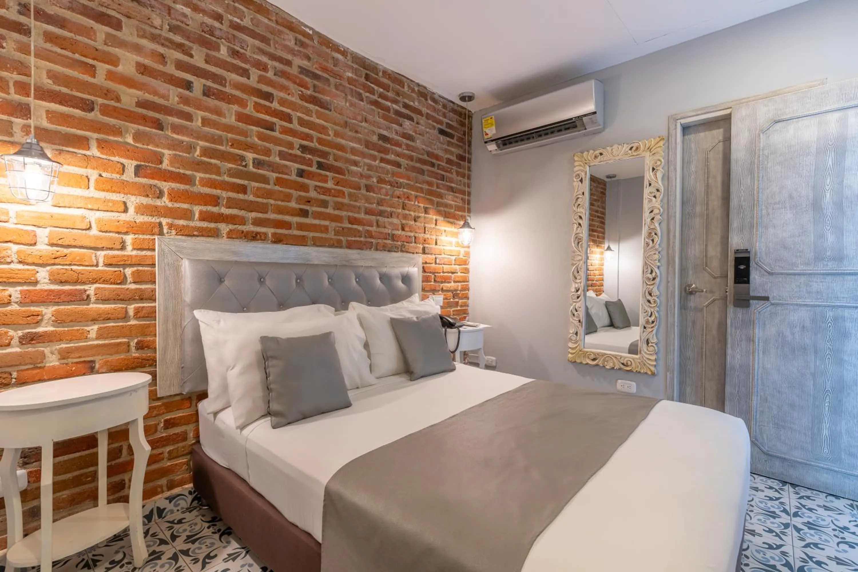 Bed in Hotel Boutique ADAZ