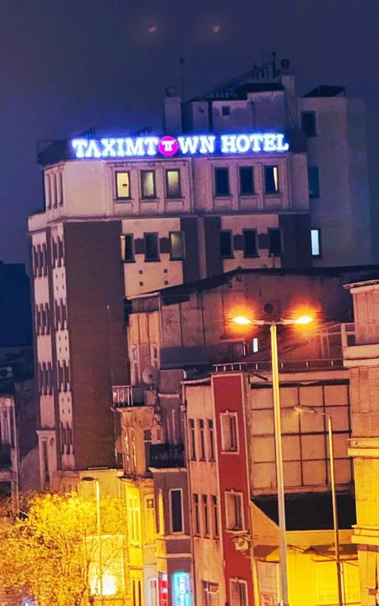 Property building in Taximtown Hotel