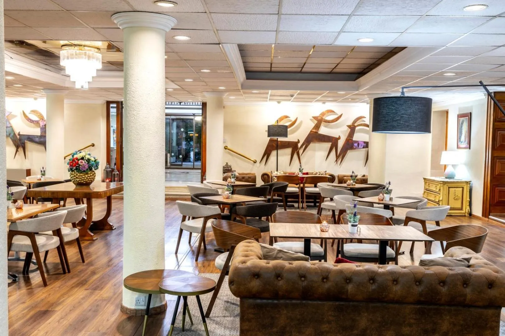 Lounge or bar in Forest Park Hotel