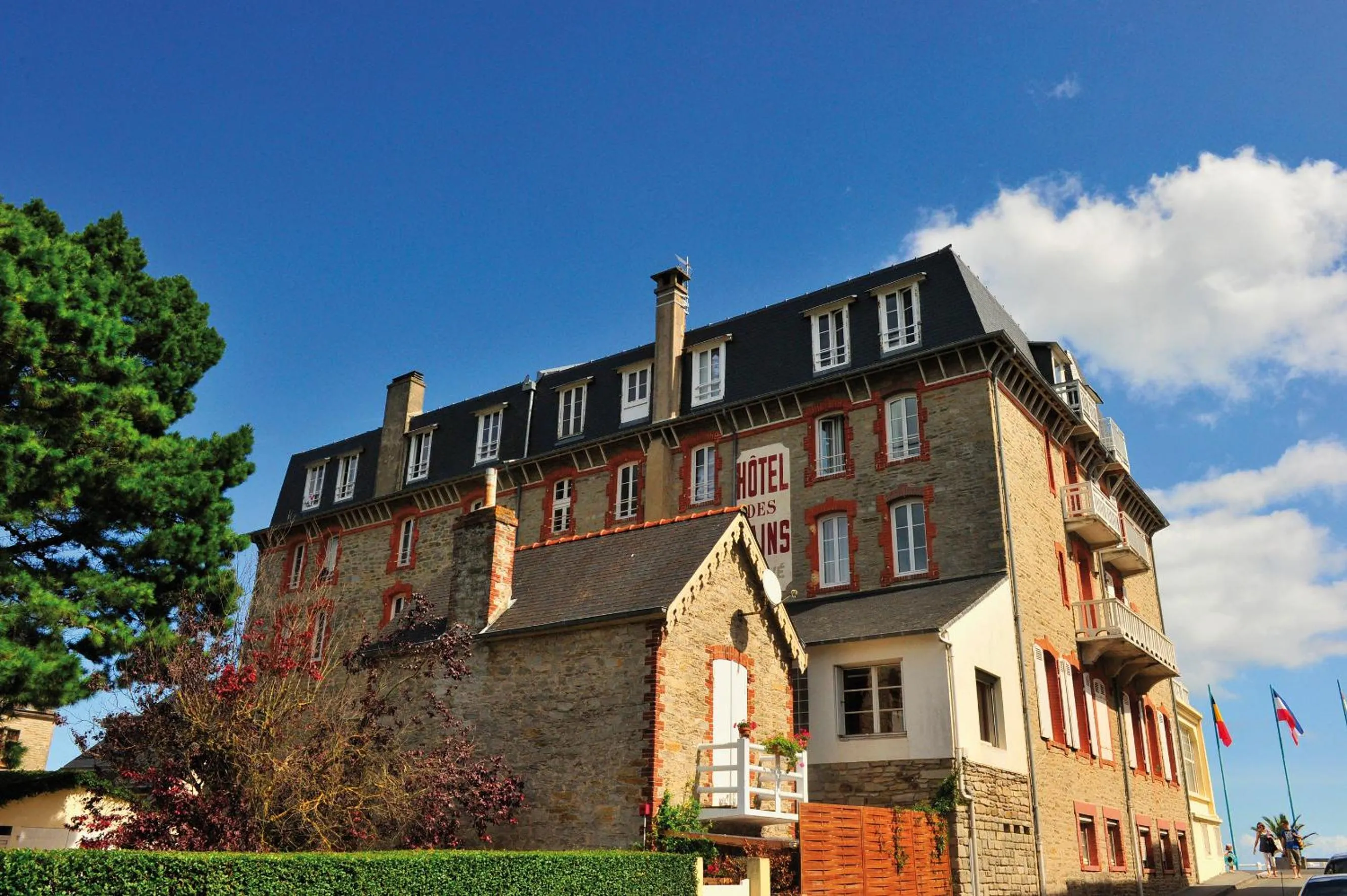 Property building in VTF L'Hotel Des Bains