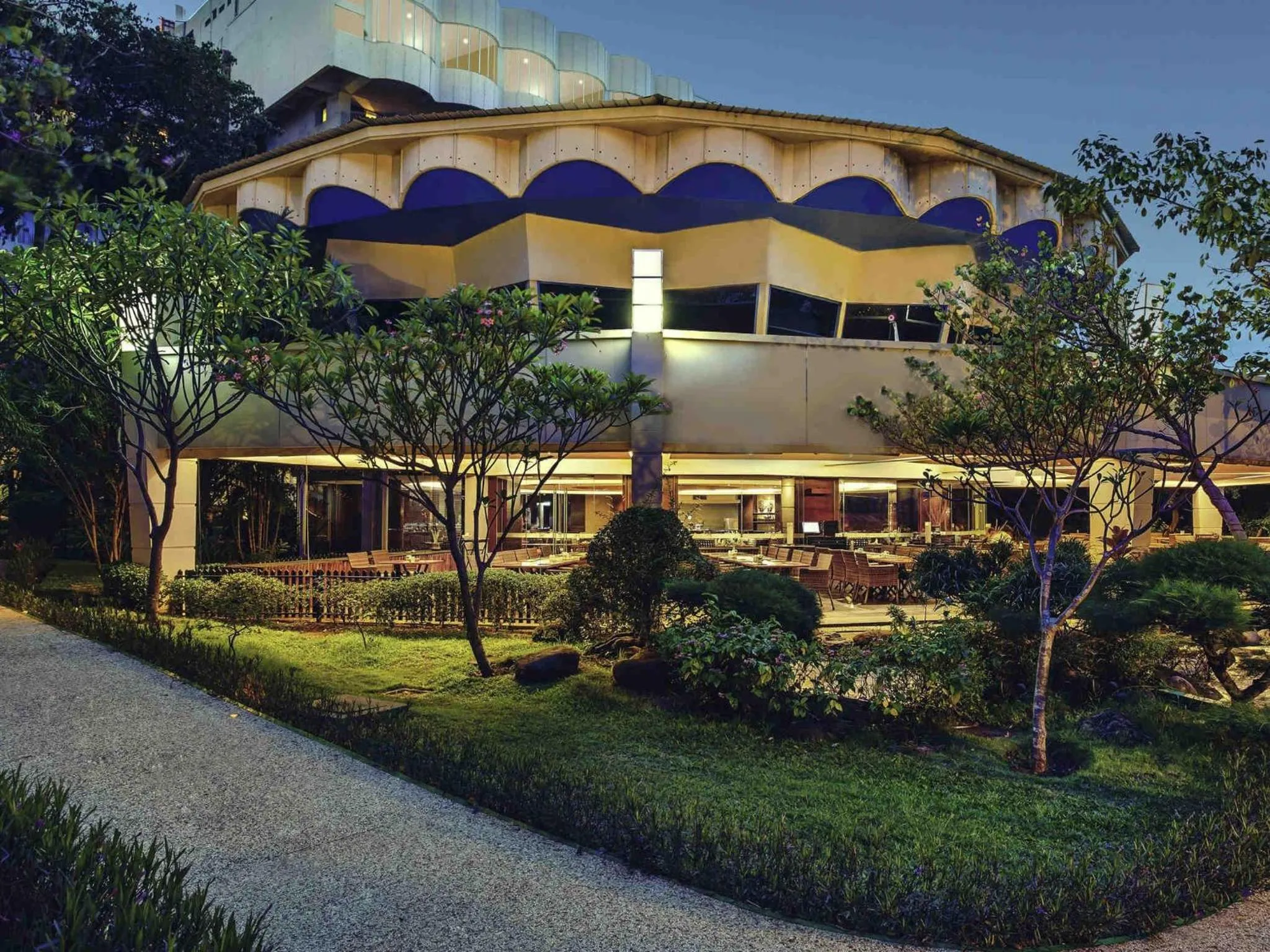 Restaurant/places to eat in Mercure Convention Center Ancol