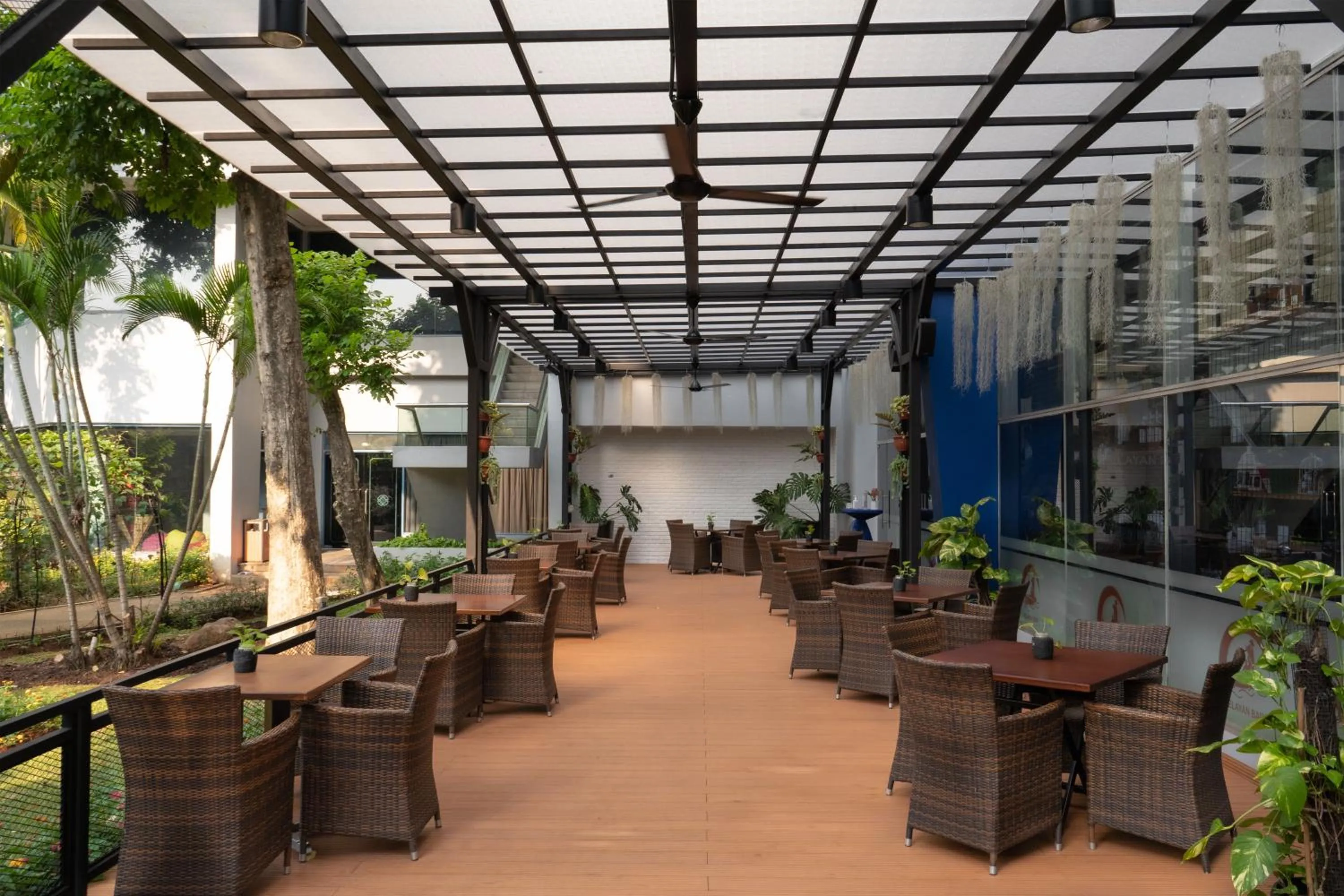 Lounge or bar in Mercure Convention Center Ancol