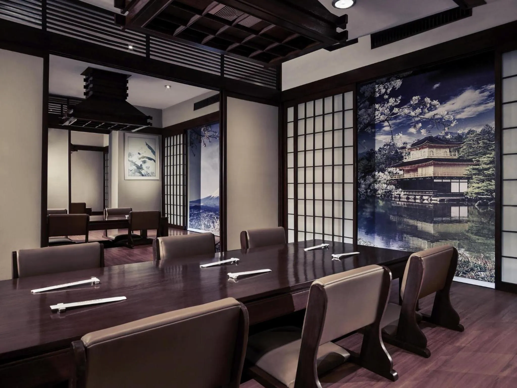 Restaurant/places to eat in Mercure Convention Center Ancol