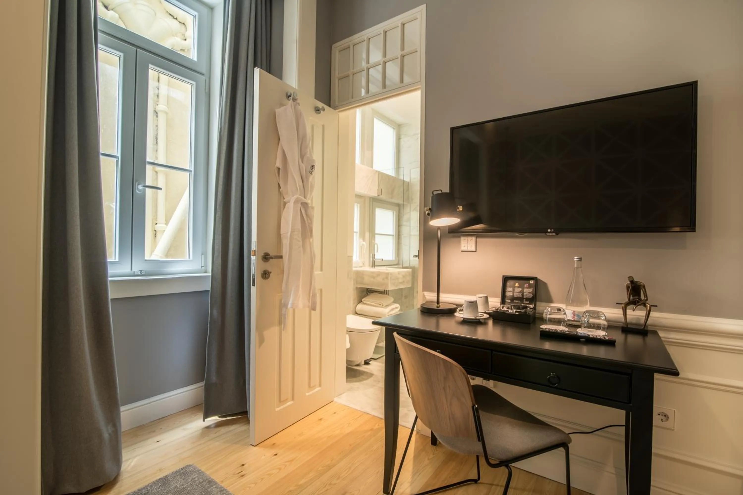 TV and multimedia in Hotel da Baixa