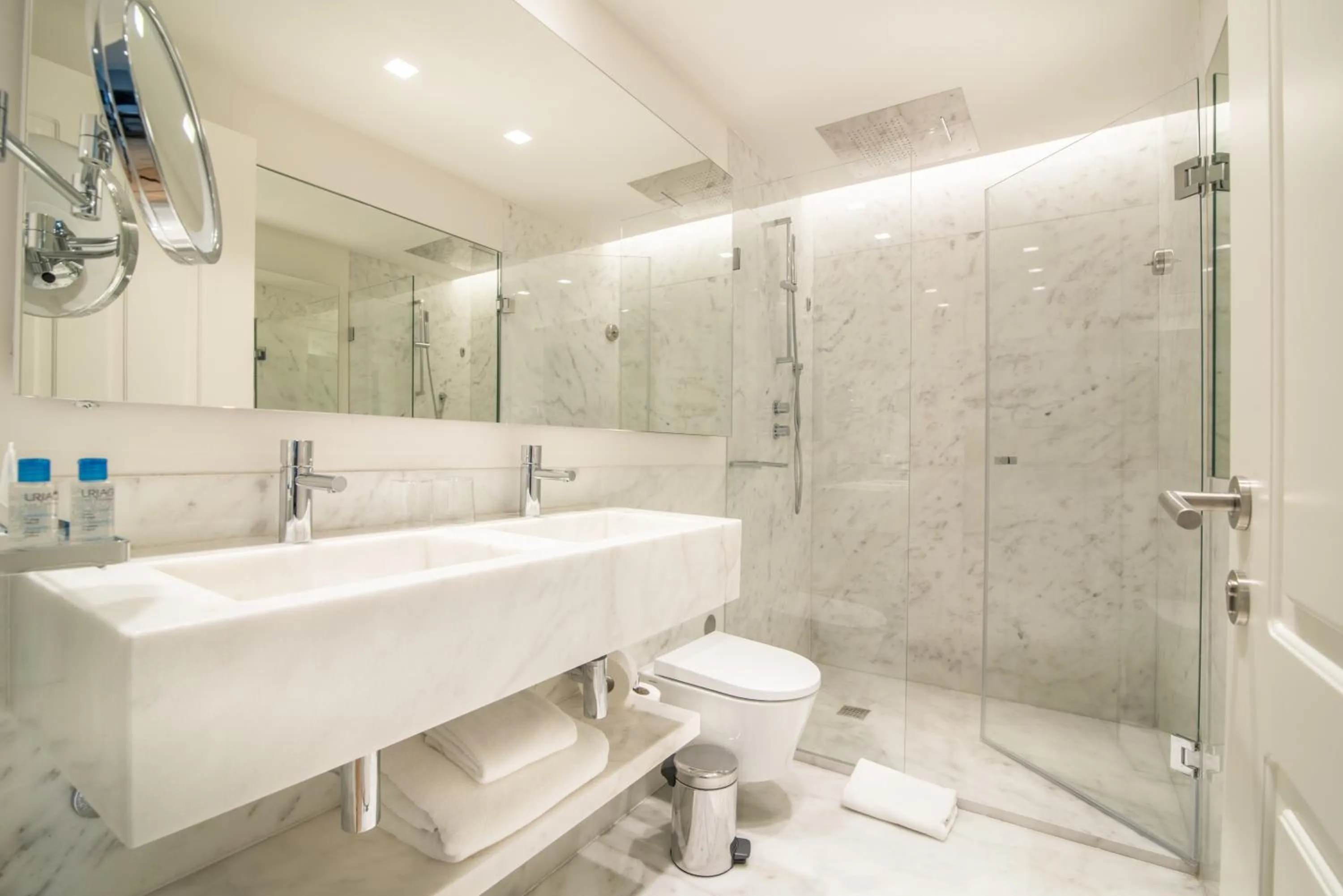 Shower in Hotel da Baixa