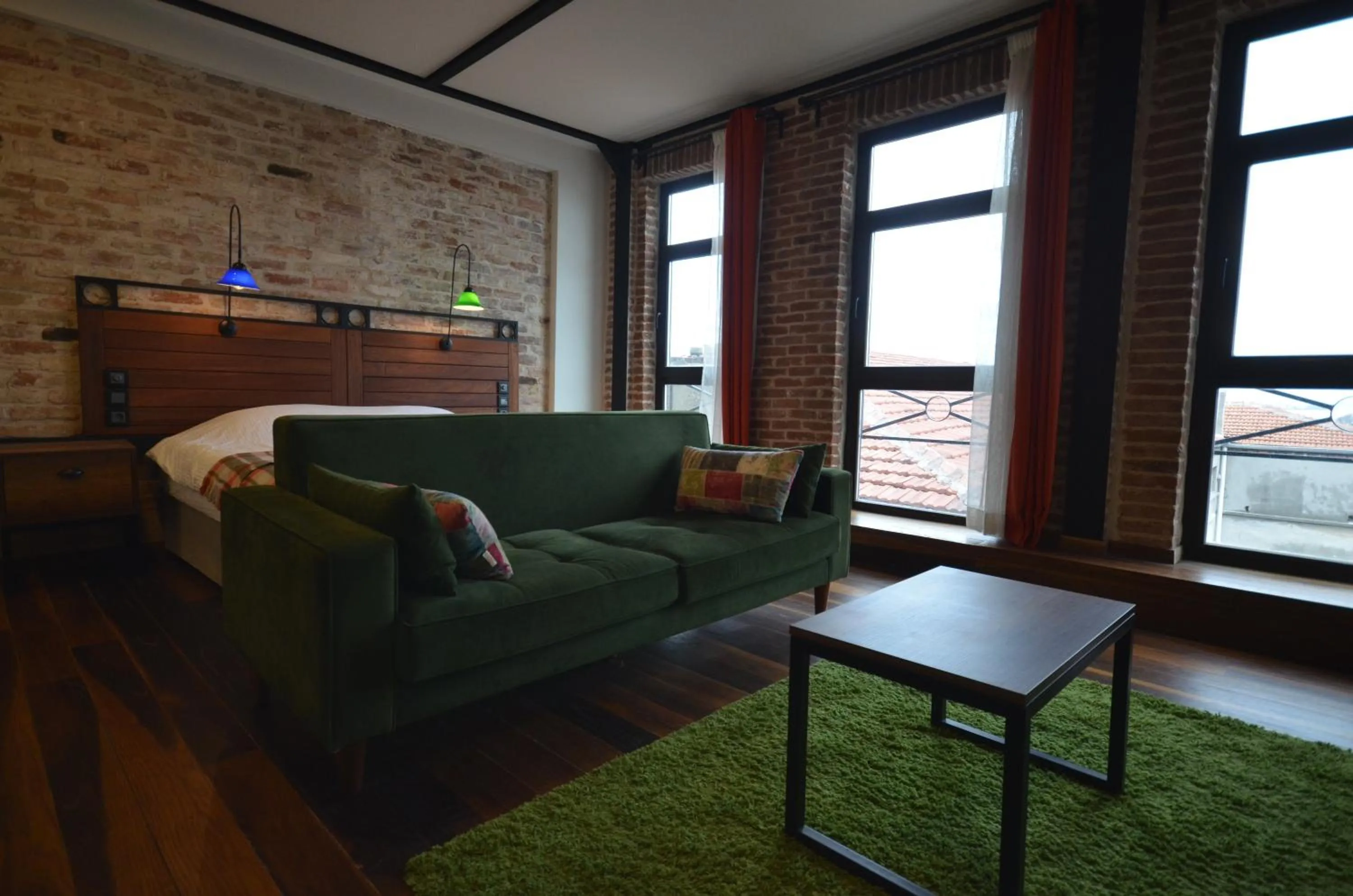 Sea view in Ünver Galata Apart