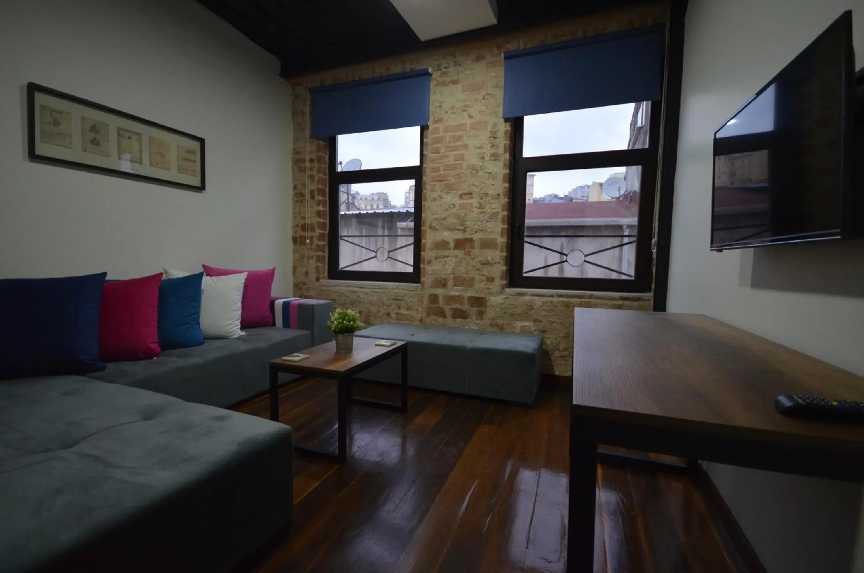 Large Double Room (2 Adults + 2 Children) in Ünver Galata Apart Large Double Room (2 Adults + 2 Children) in Ünver Galata Apart