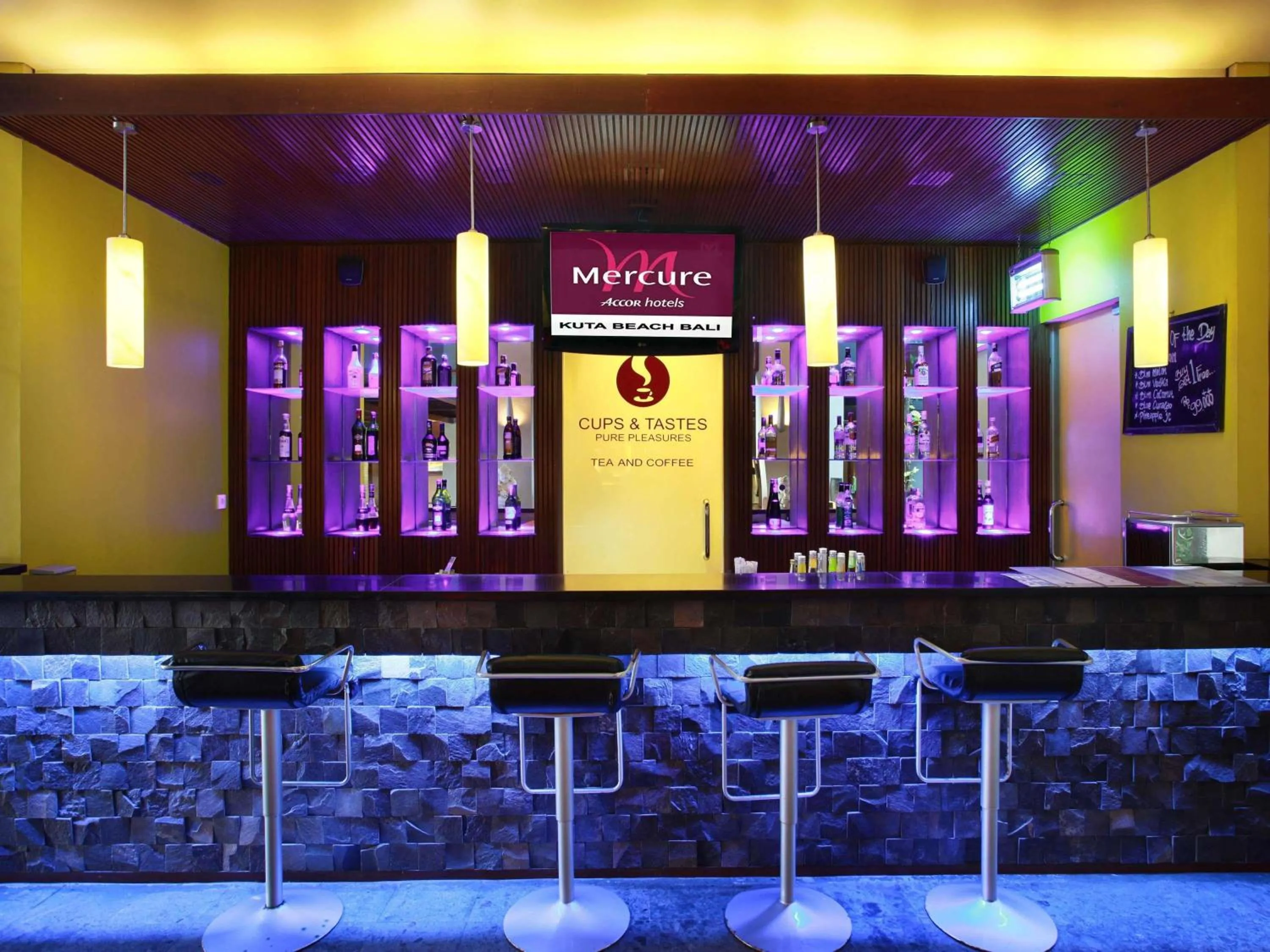 Lounge or bar in Mercure Kuta Bali