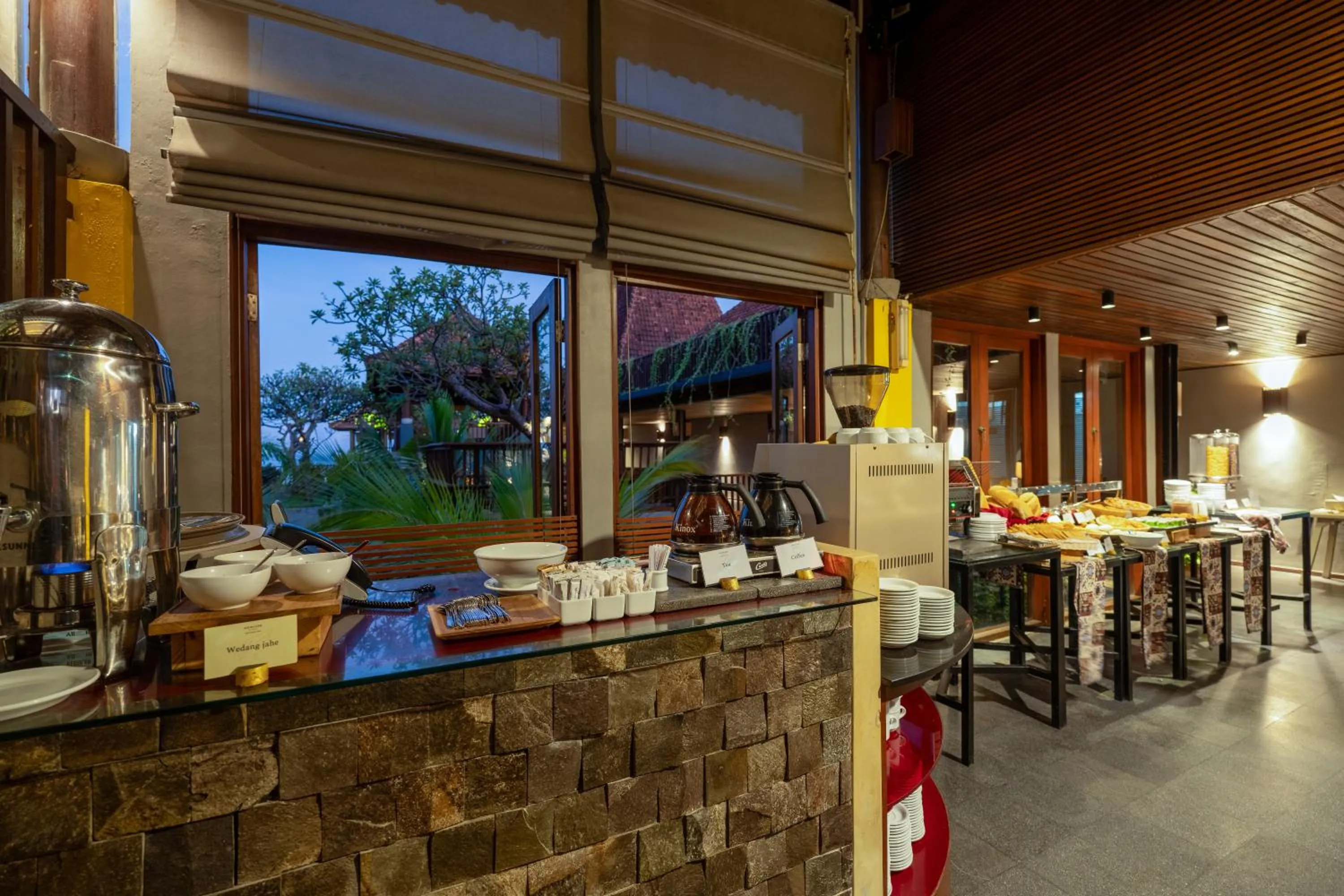 Restaurant/places to eat in Mercure Kuta Bali