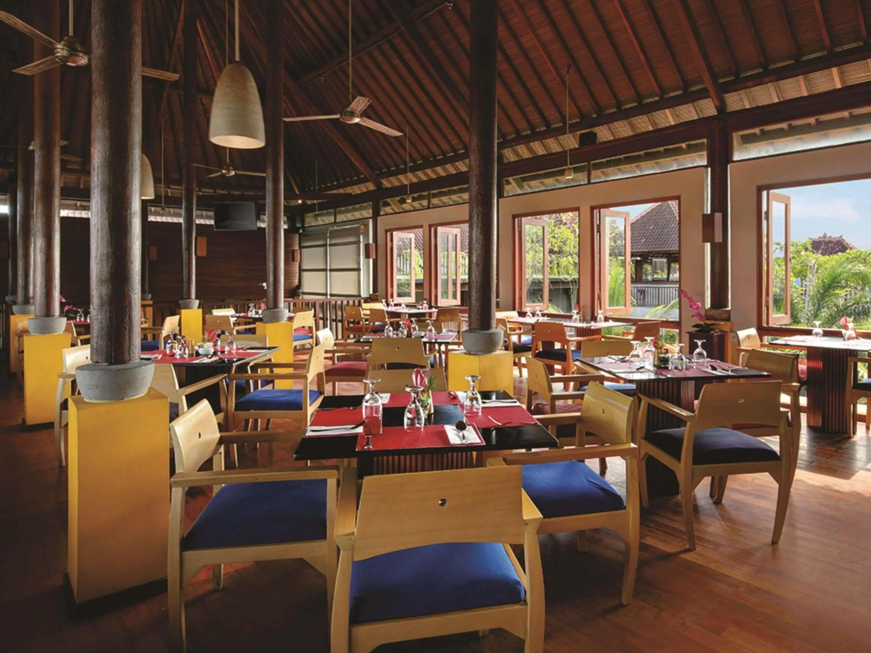 Restaurant/places to eat in Mercure Kuta Bali