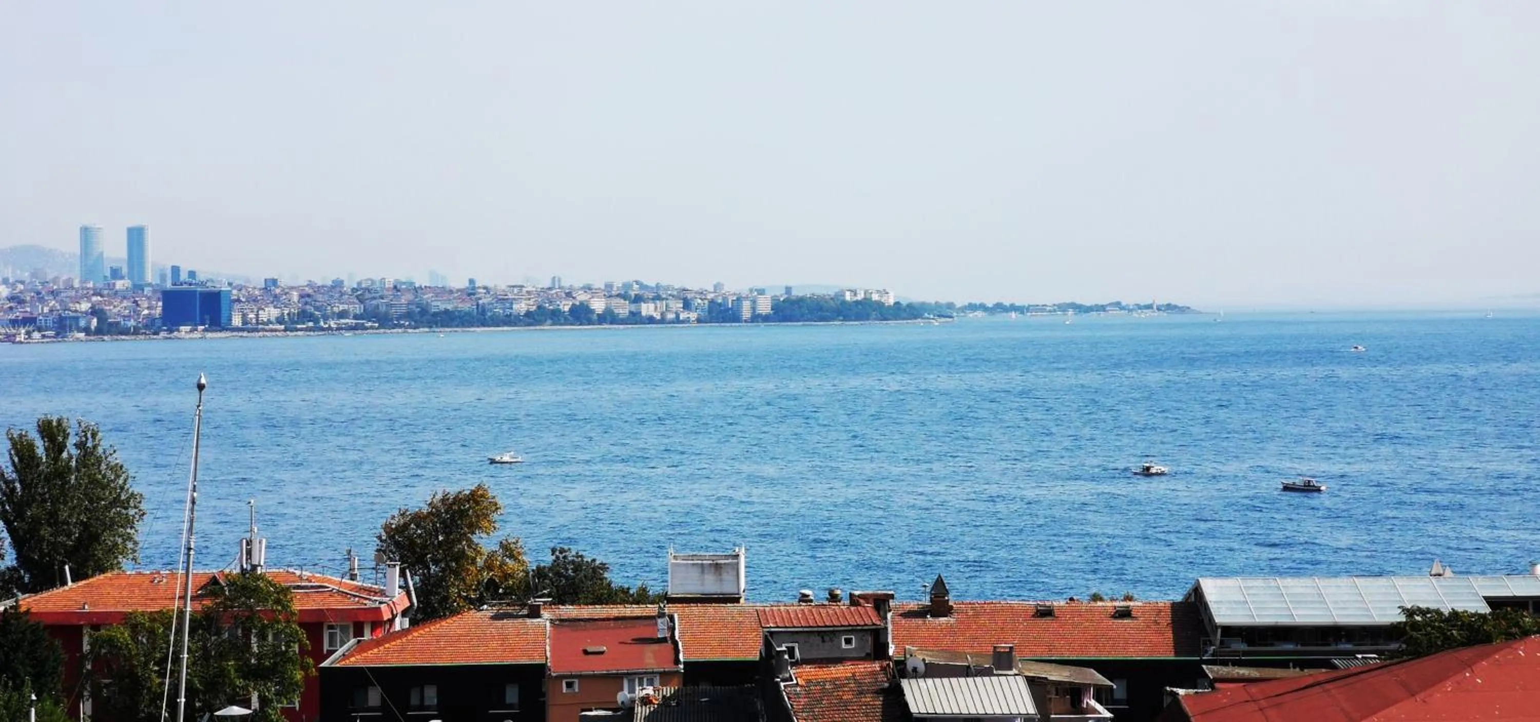 Restaurant/places to eat in Hotel Broken Column