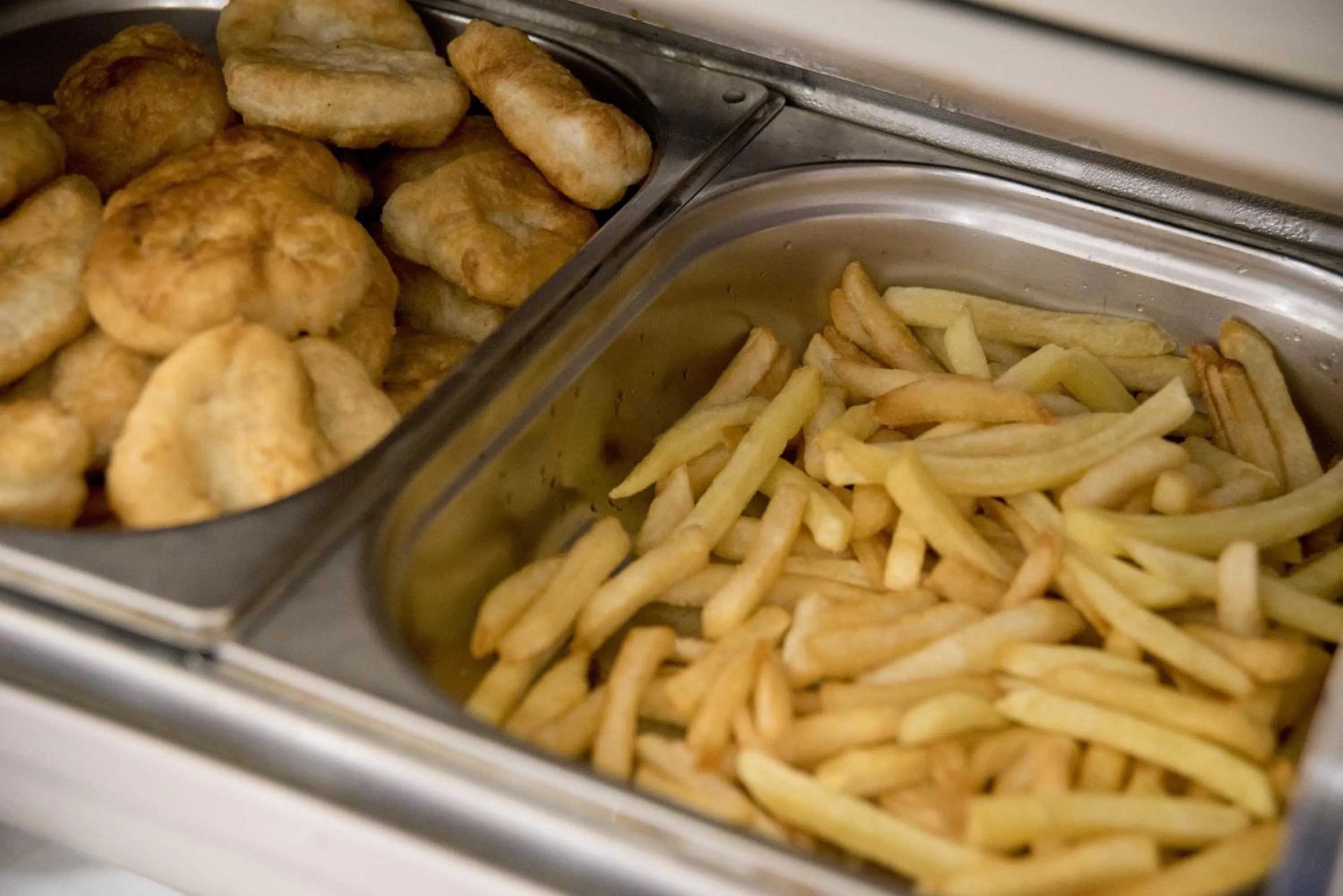 Breakfast in Hotel Broken Column