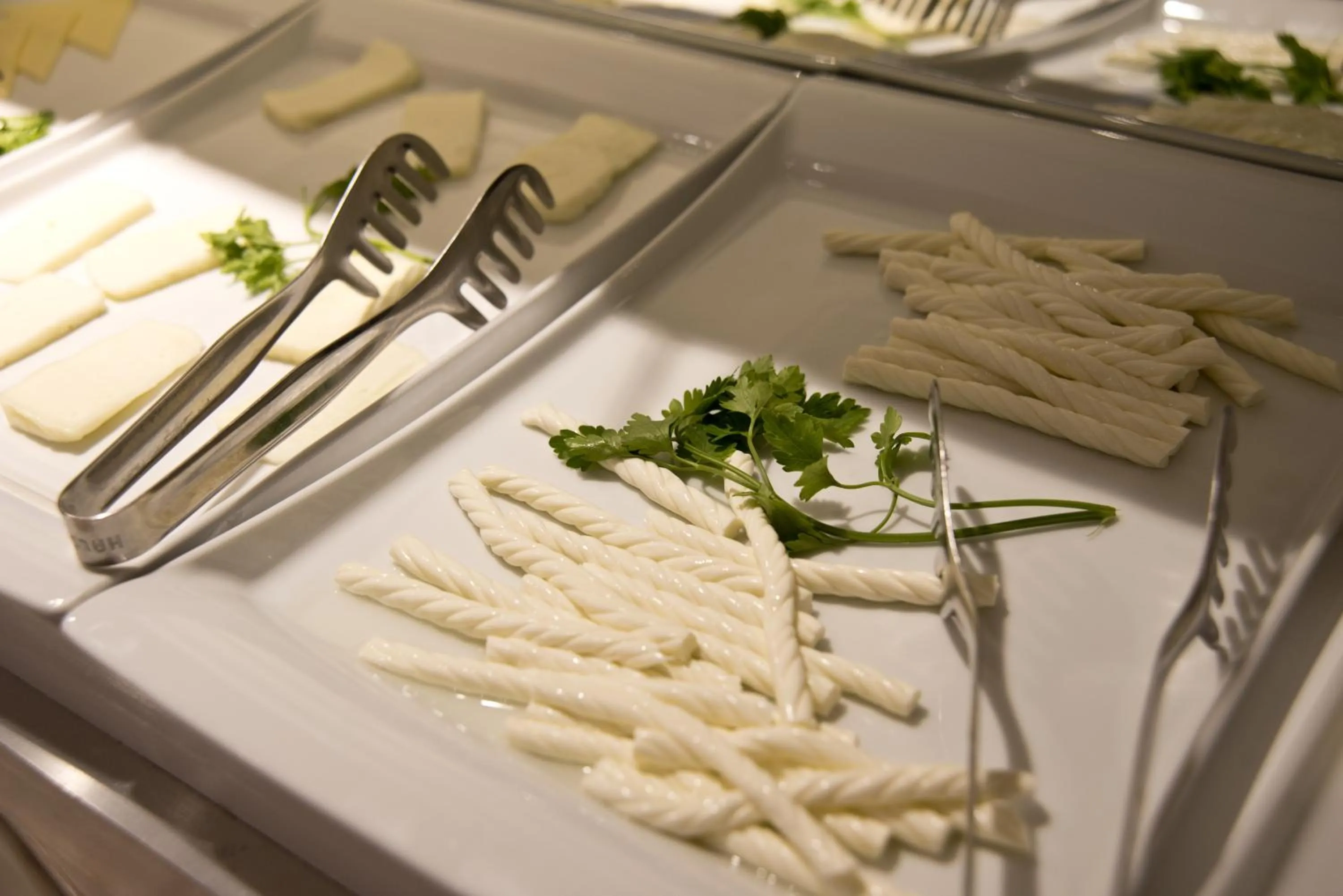 Breakfast in Hotel Broken Column