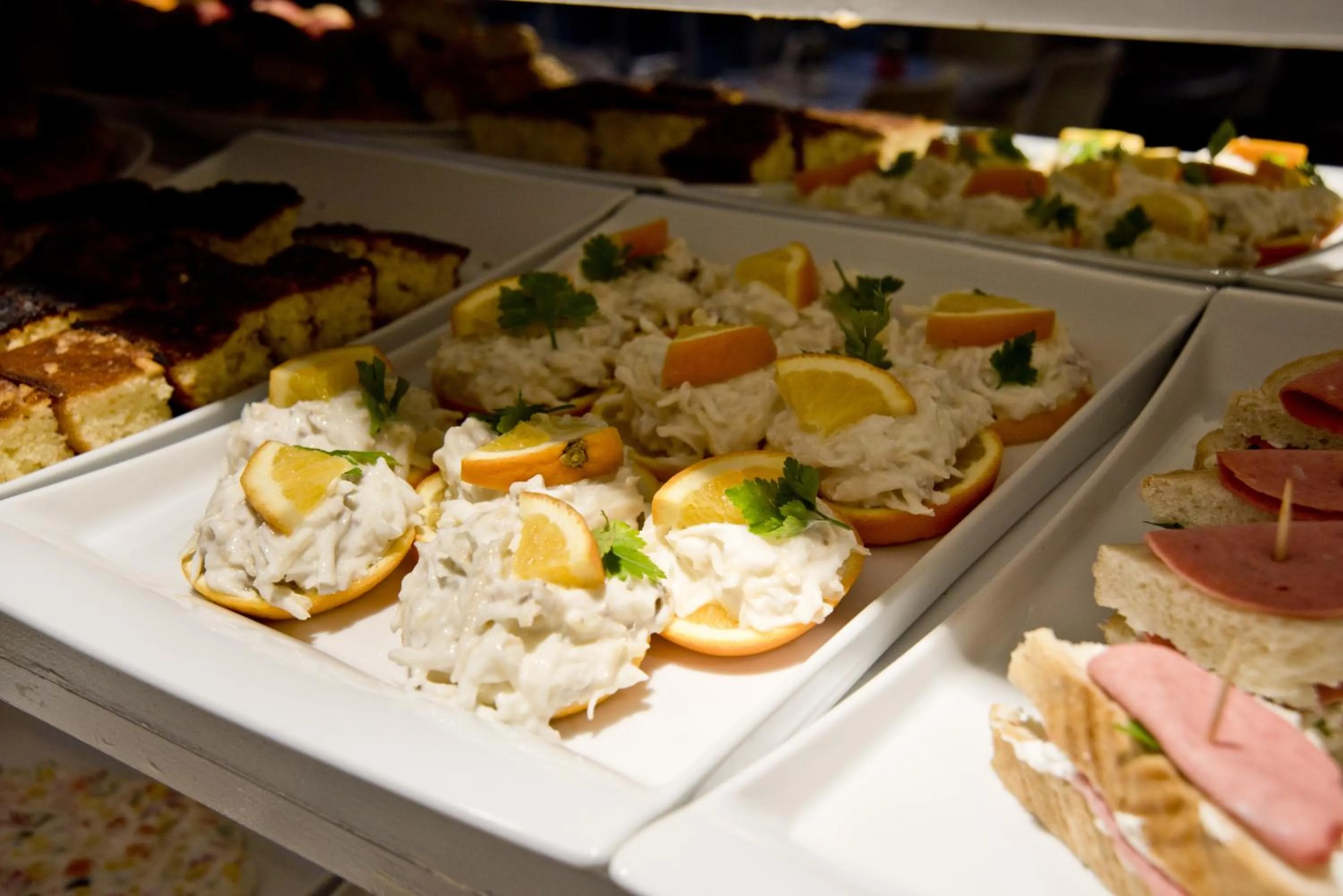 Breakfast in Hotel Broken Column