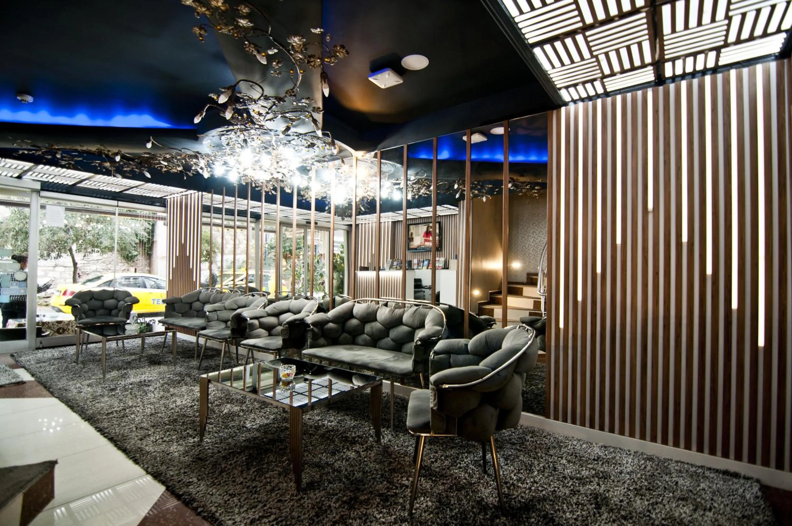 Lobby or reception in Hotel Broken Column