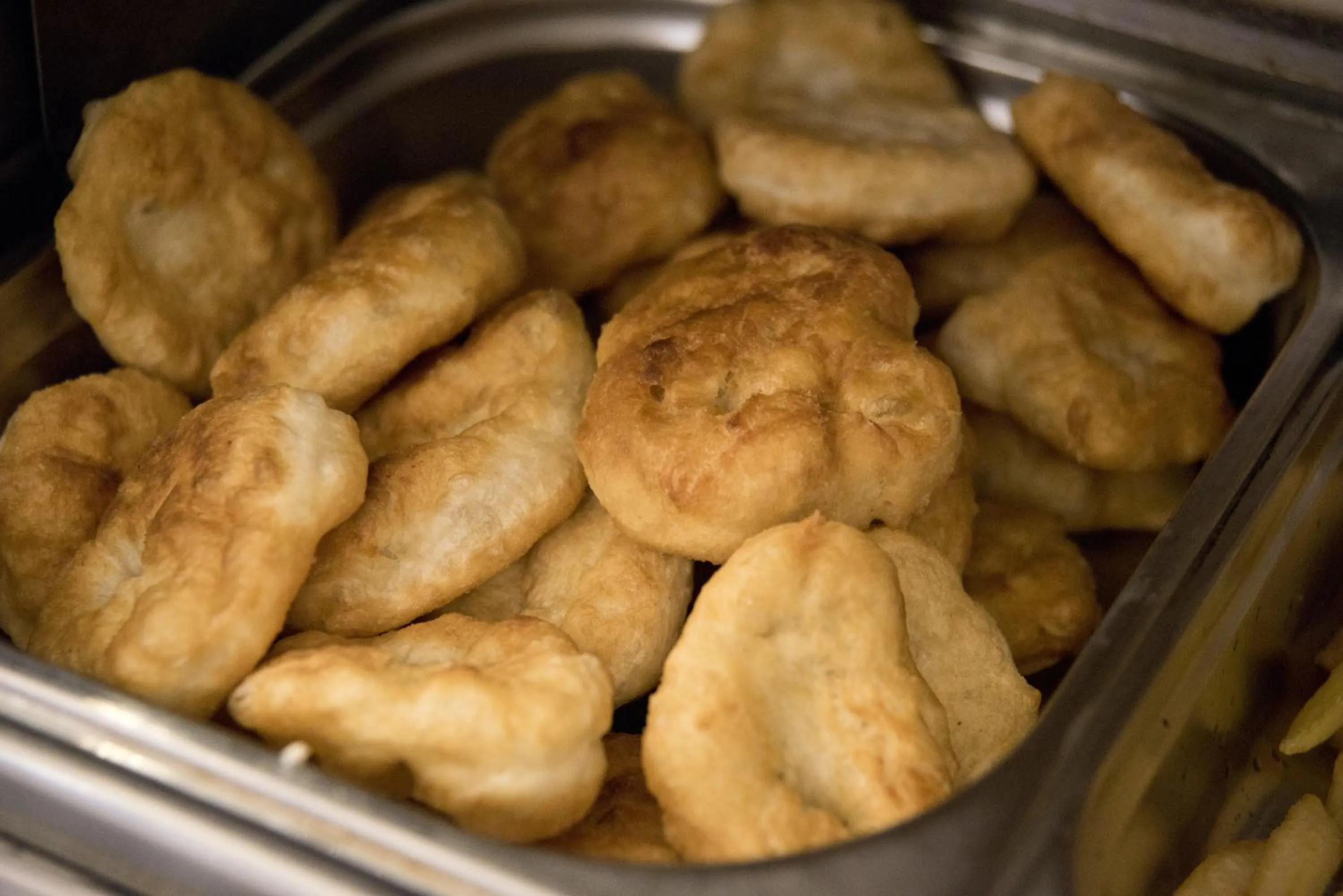 Breakfast in Hotel Broken Column