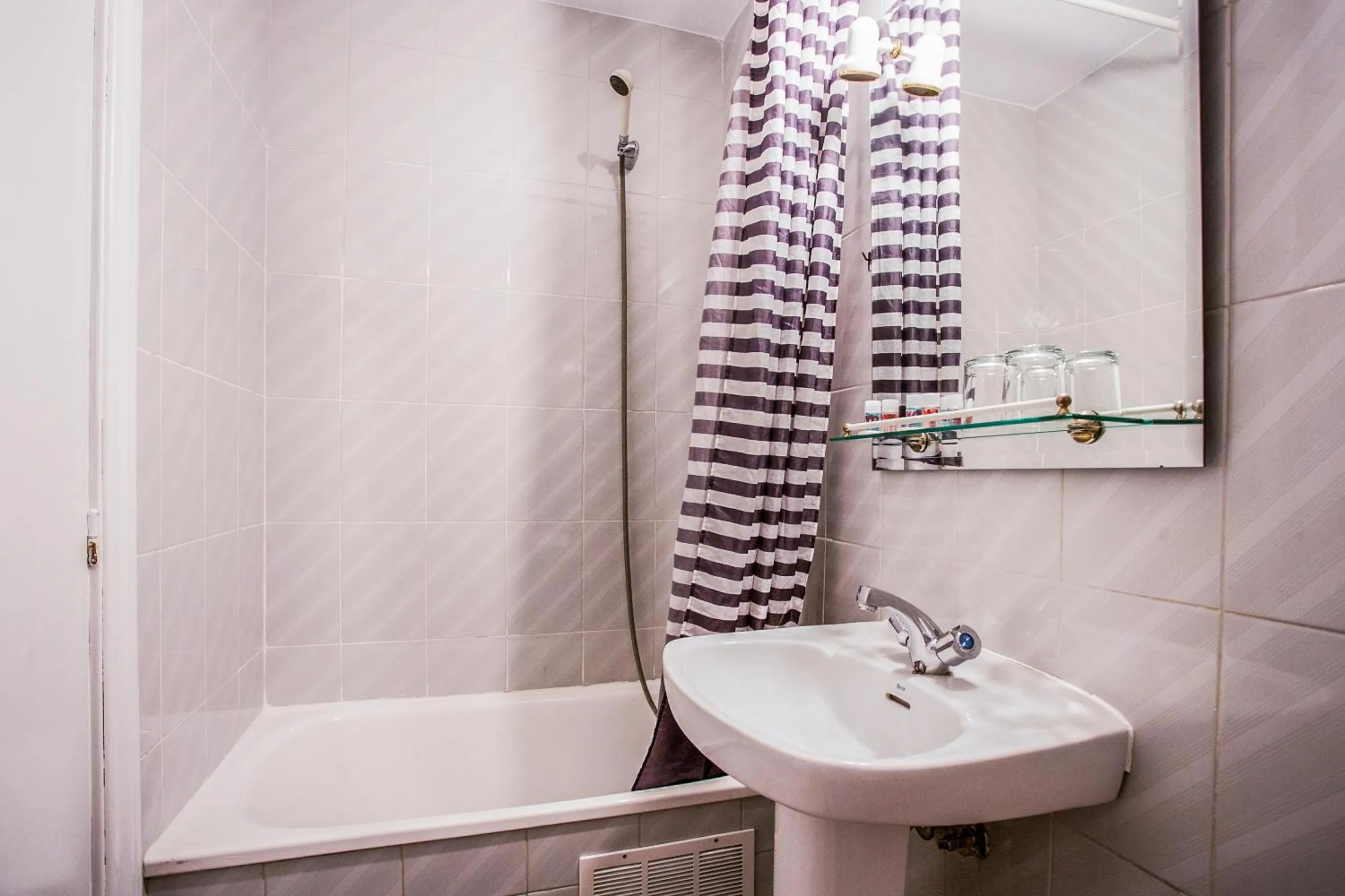 Bathroom in CH Las Murallas