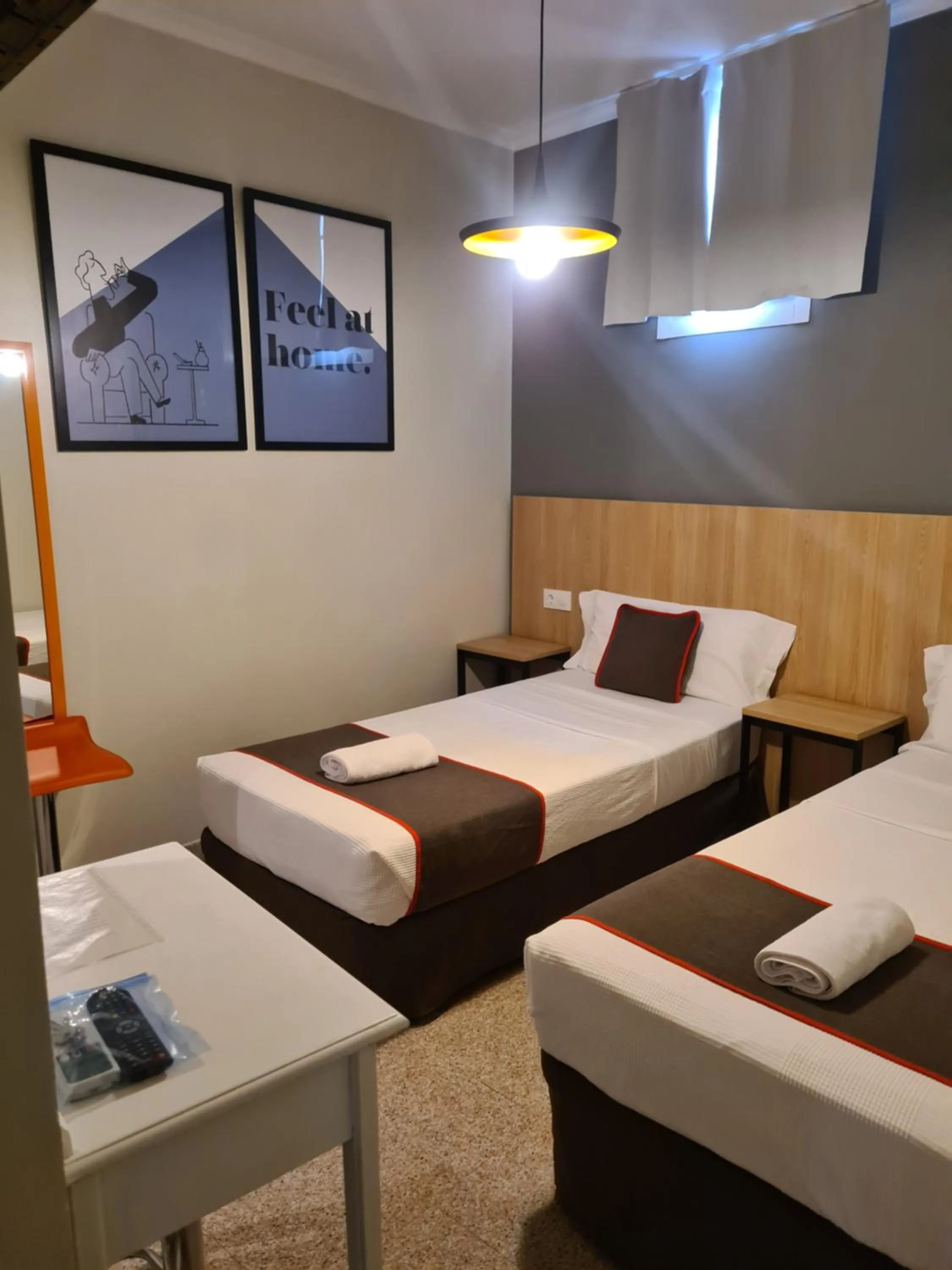 Photo of the whole room, Bed in CH Las Murallas