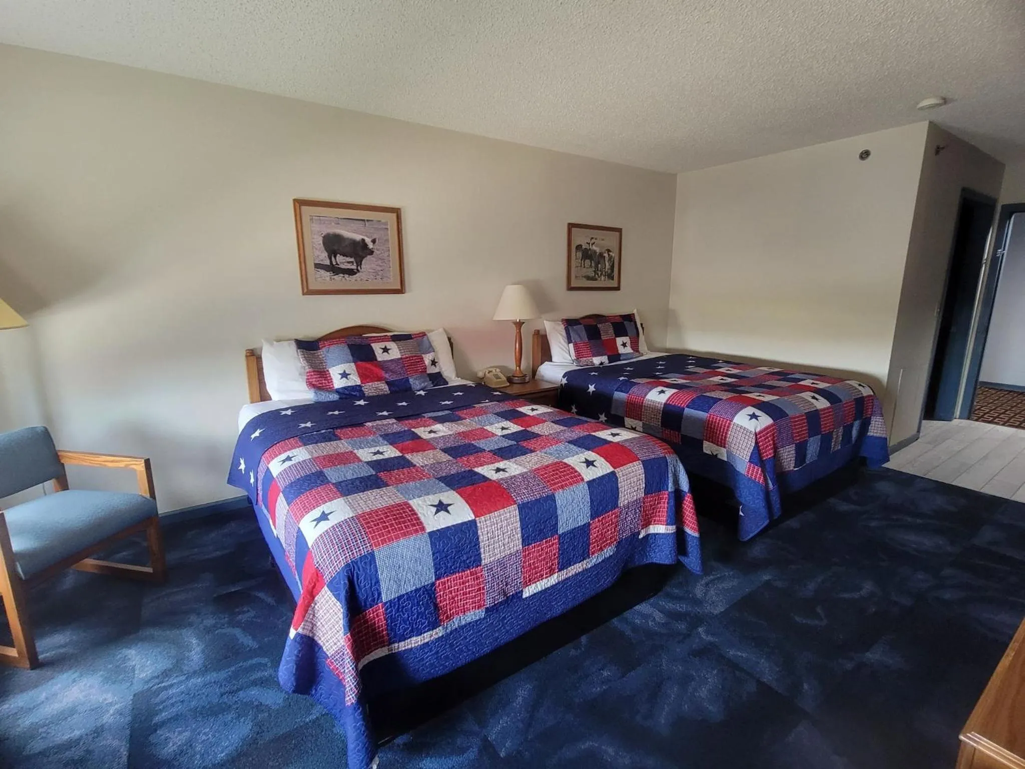 Bed in CountrySide Inn