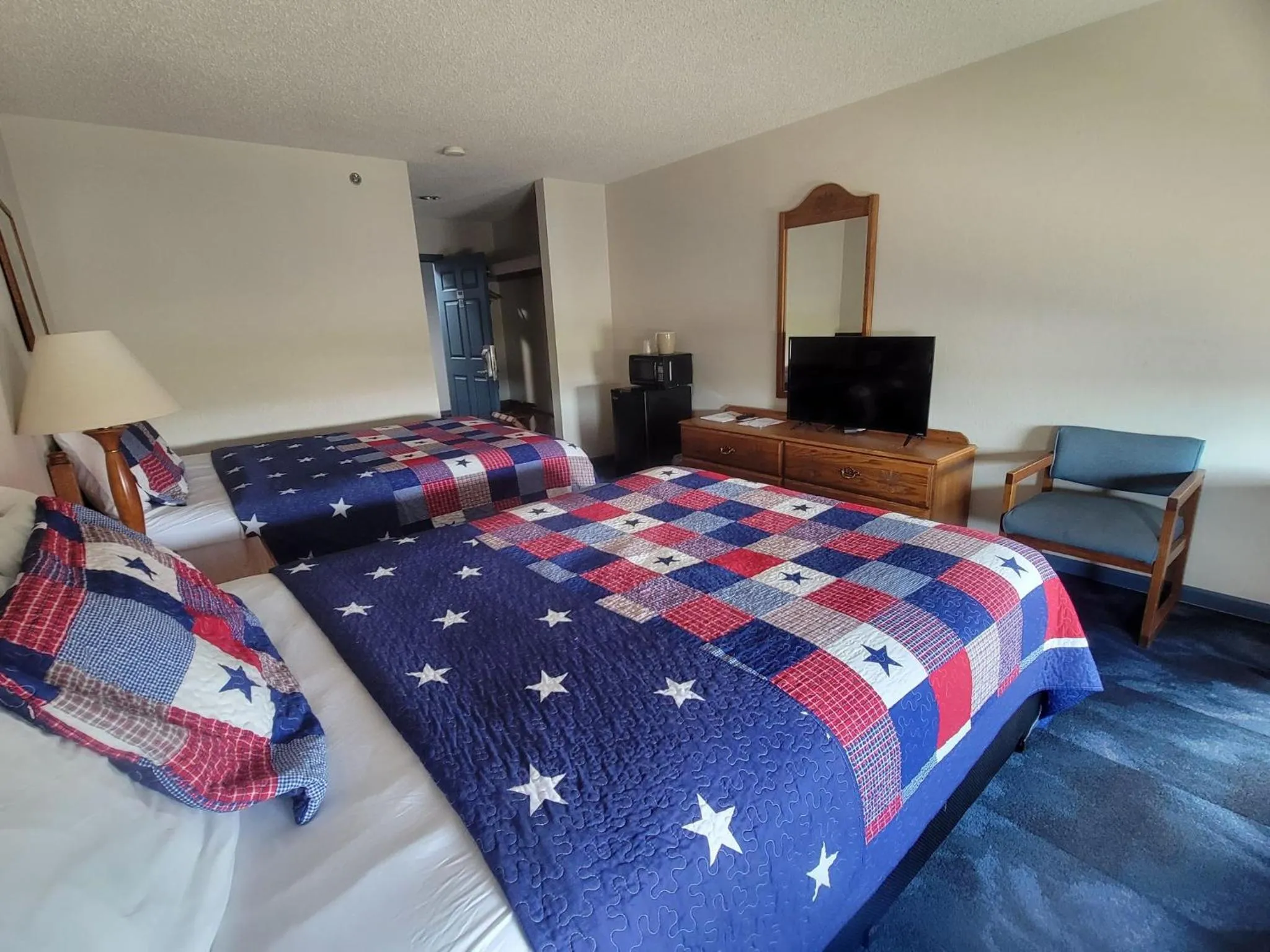 Bed in CountrySide Inn