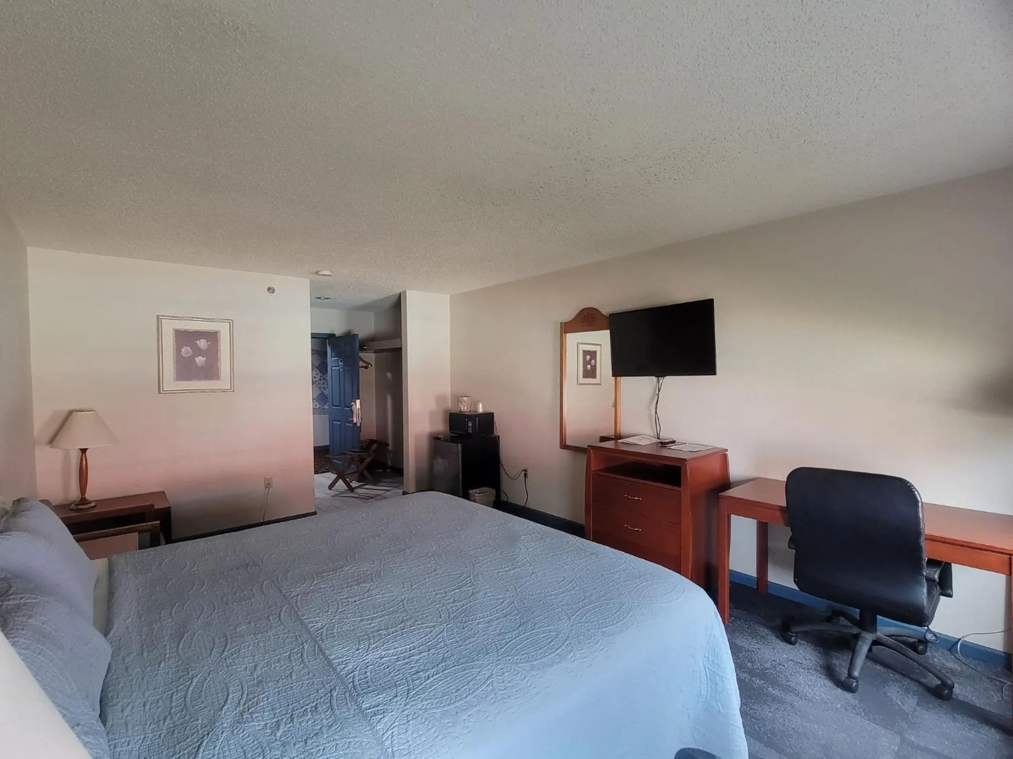 Bed in CountrySide Inn