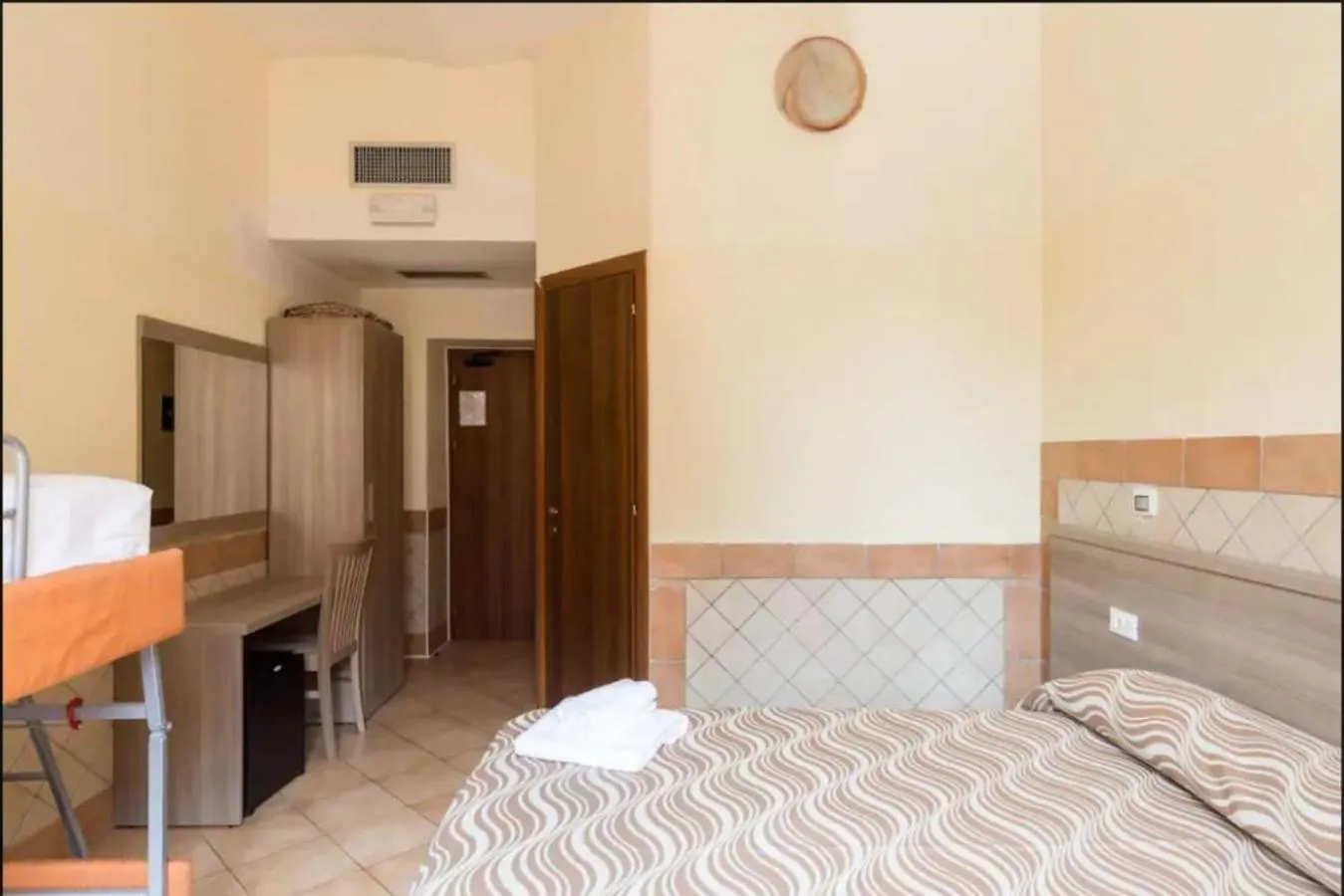 Bedroom, Bed in Alex Romano